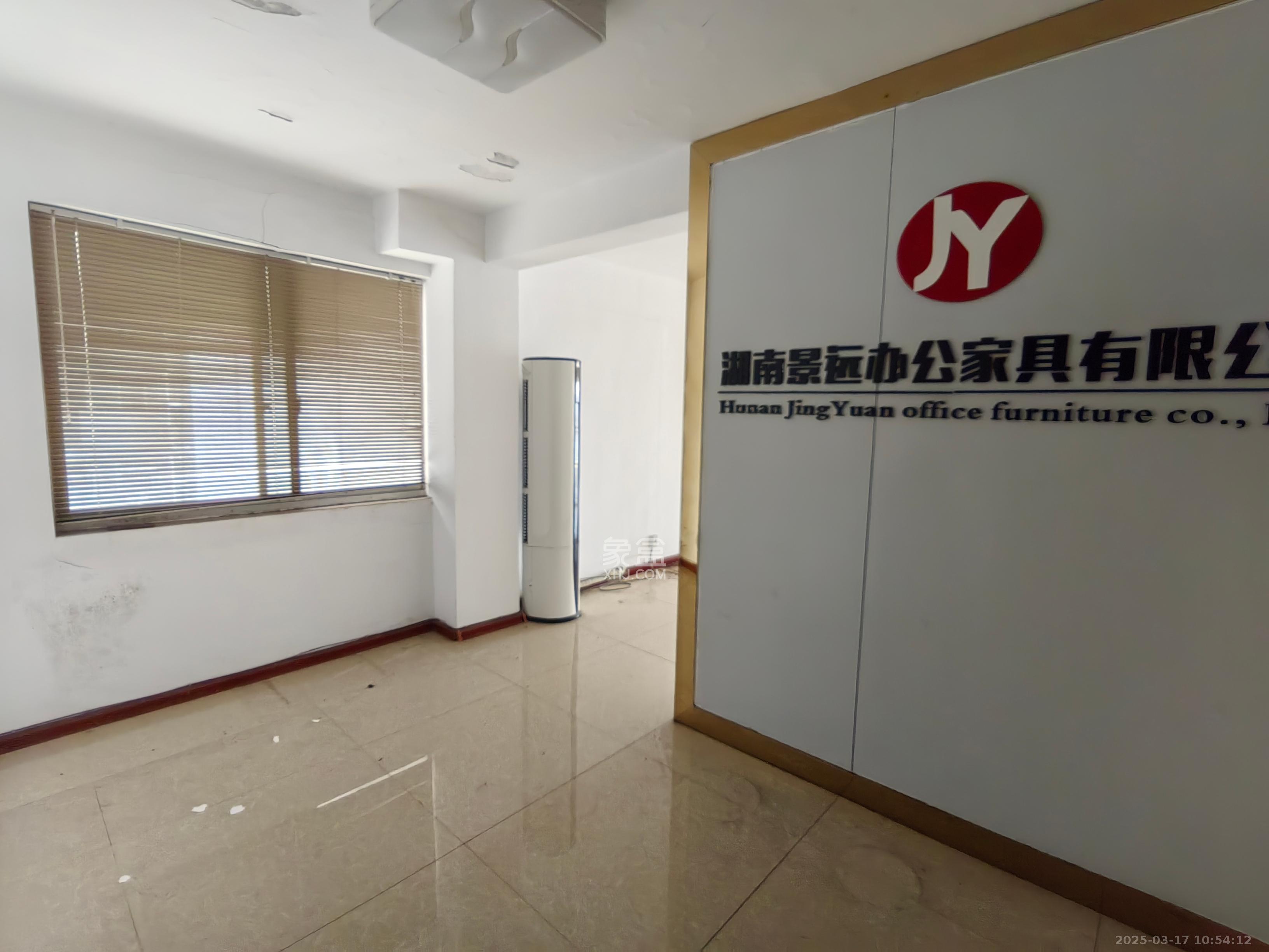 高桥现代商贸城  3室2厅1卫    3300.0元/月室内图1