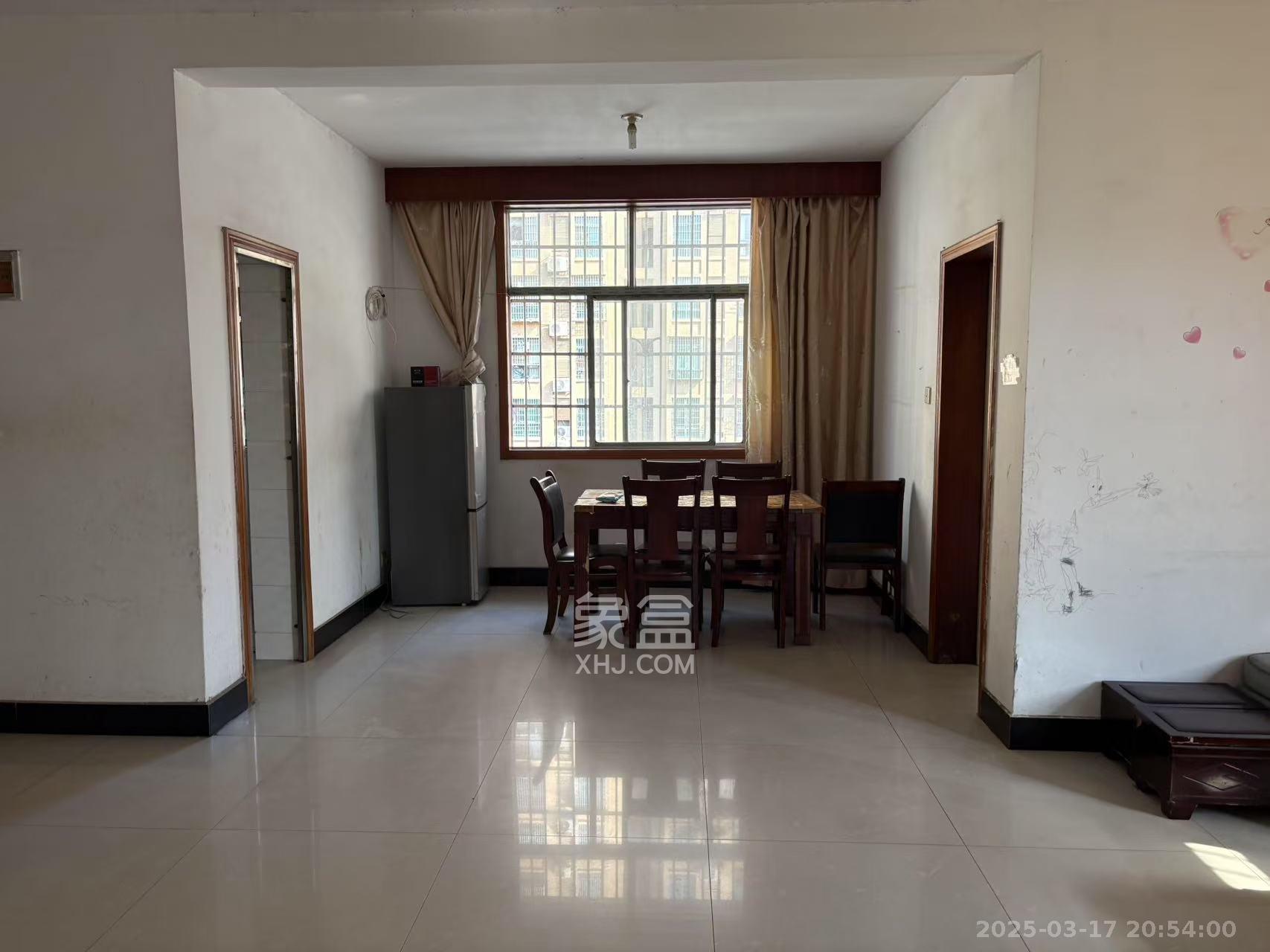 月湖安置小区(马栏山小区) 3室2厅1卫 1600.0元/月 月湖安置小区(马栏山小区) 3室2厅1卫 1600.0元/月室内图