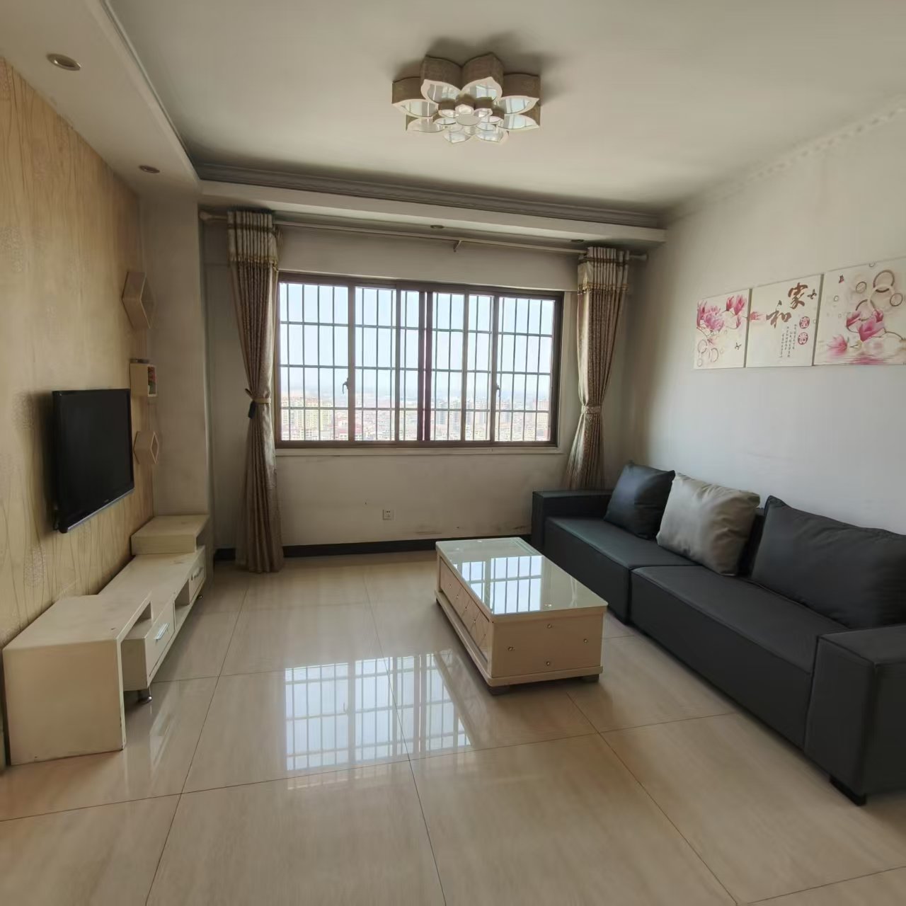 滨江财富中心  3室2厅1卫    1300.0元/月 滨江财富中心  3室2厅1卫    1300.0元/月室内图