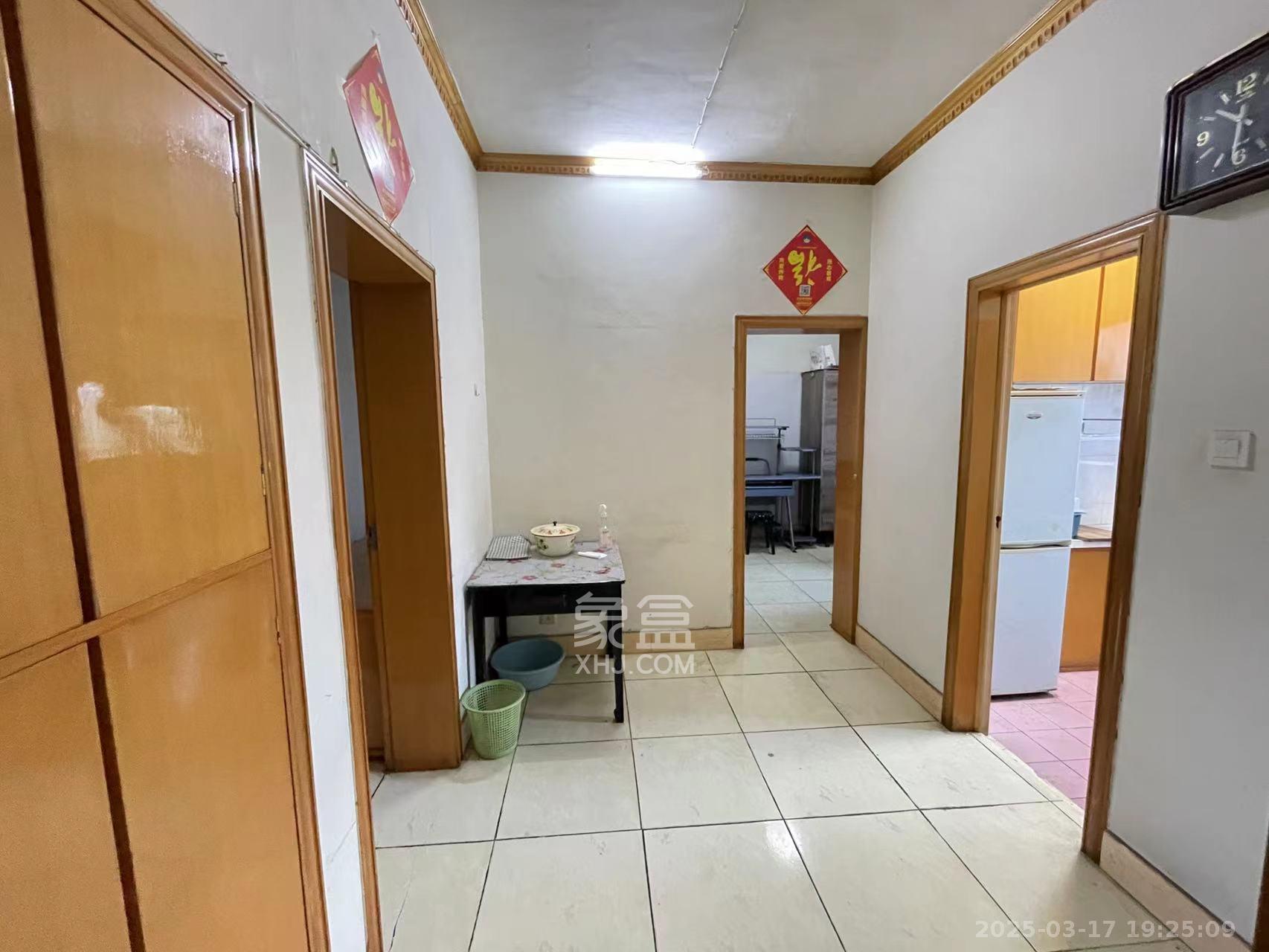 红旗区四片 1室0厅0卫 1300.0元/月 红旗区四片 1室0厅0卫 1300.0元/月室内图