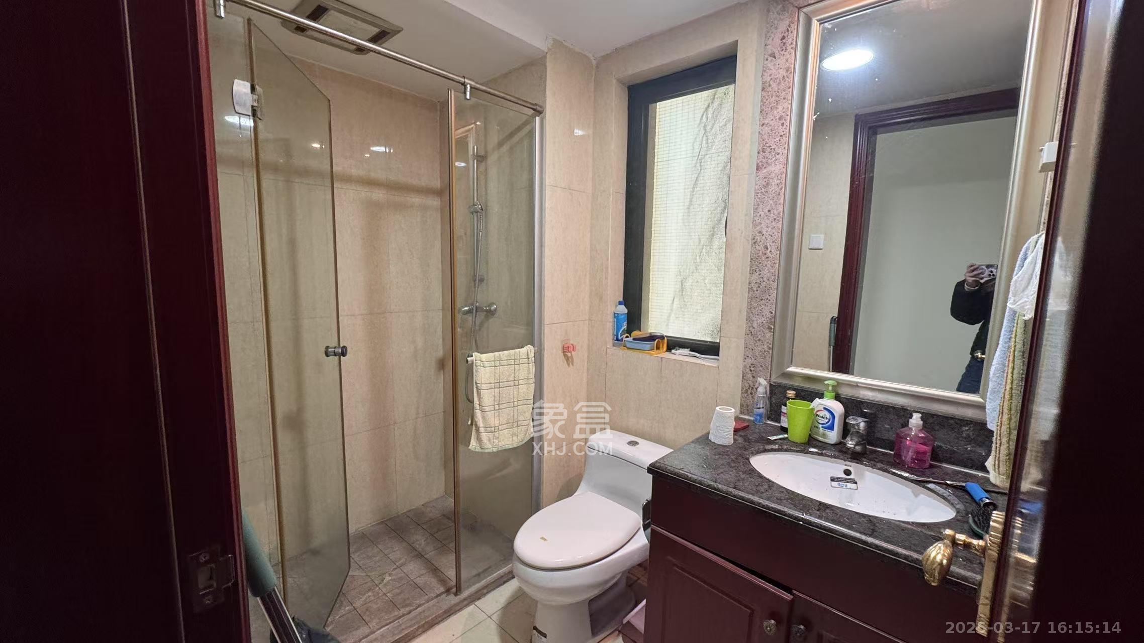 恒大雅苑 3室2厅2卫 2600.0元/月 恒大雅苑 3室2厅2卫 2600.0元/月室内图