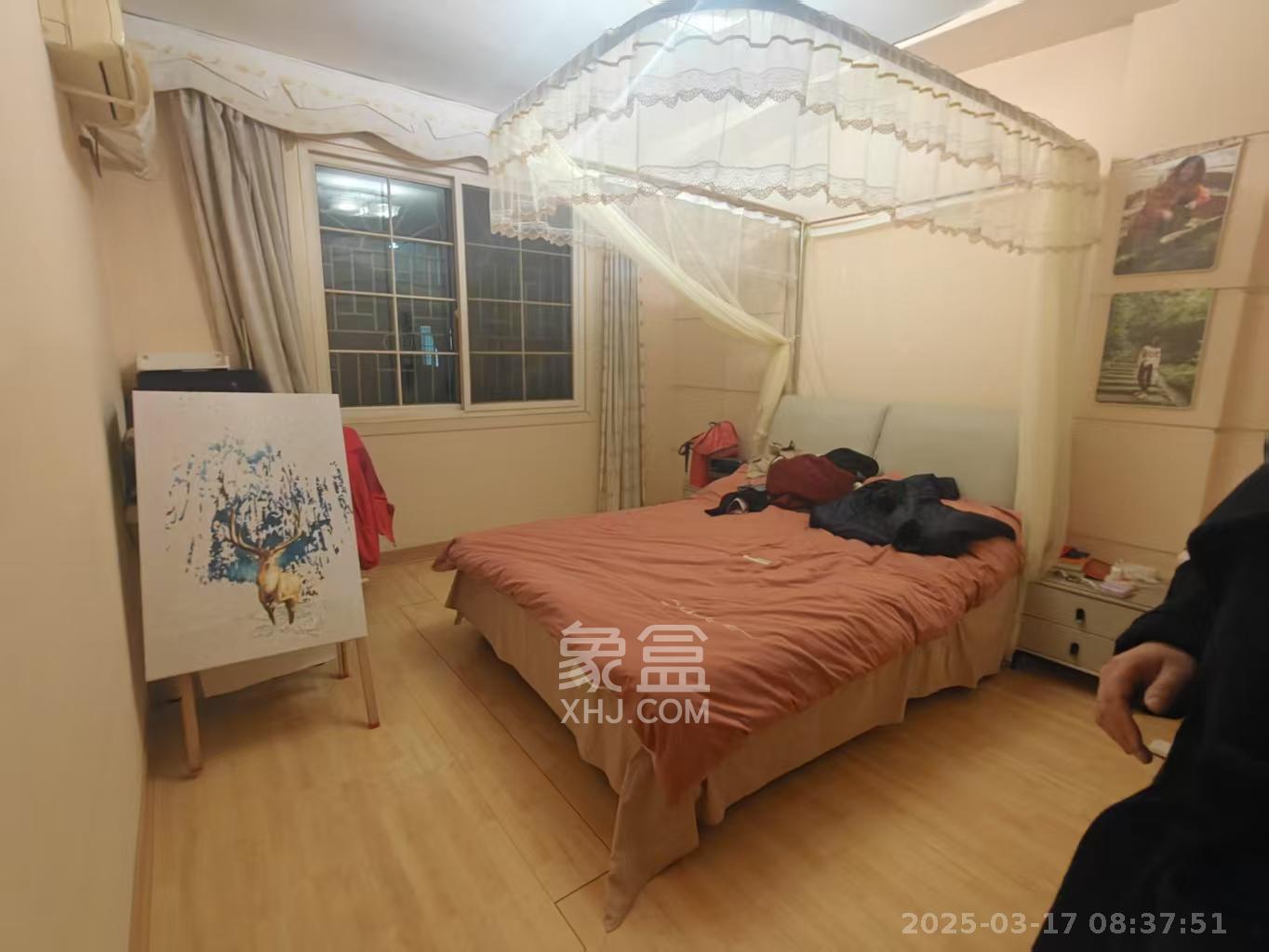 新世纪家园  3室2厅1卫   2800.00元/月室内图