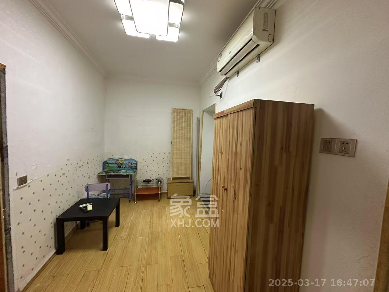 曹家坡橡鞋小区  2室1厅1卫    1400.0元/月 曹家坡橡鞋小区  2室1厅1卫    1400.0元/月