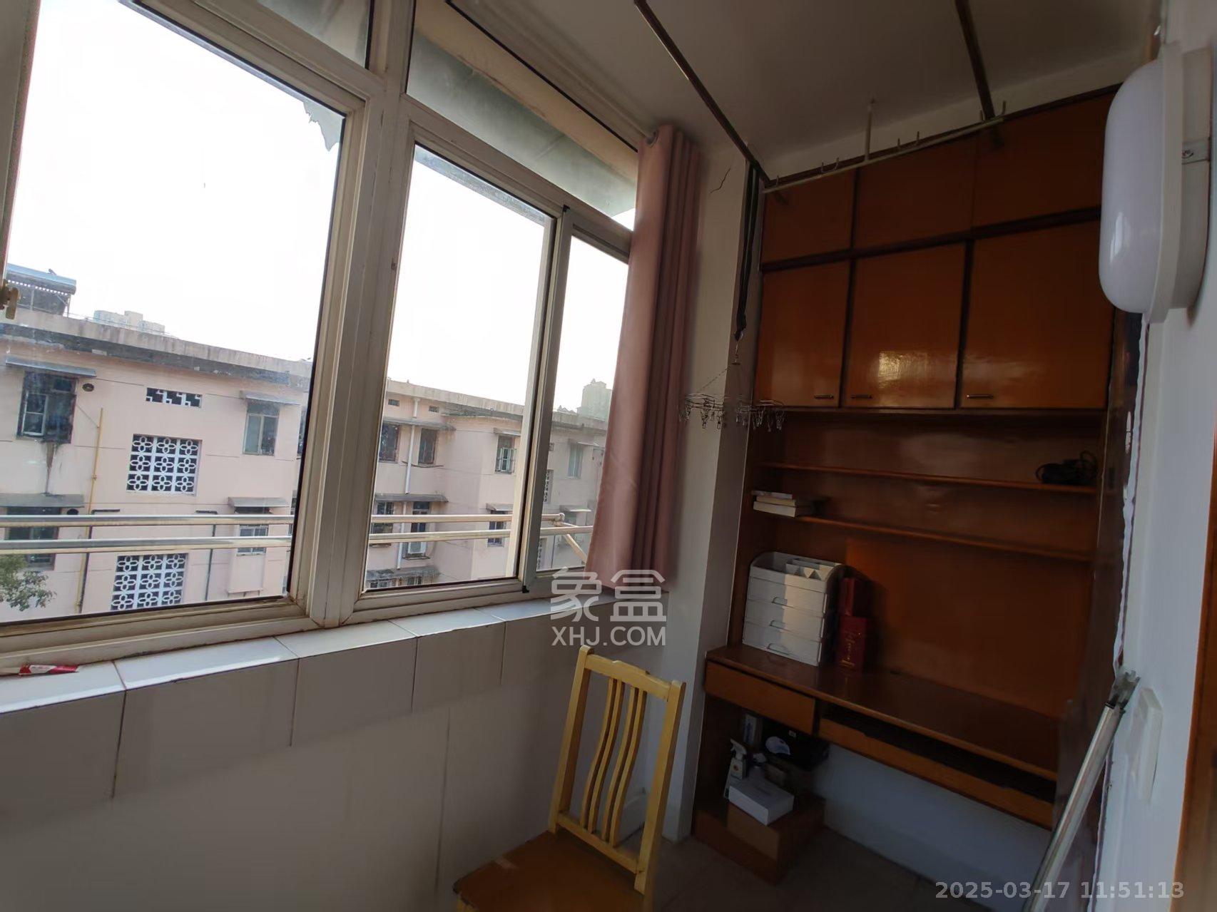 浦沅生活一区  2室2厅1卫    1500.0元/月 浦沅生活一区  2室2厅1卫    1500.0元/月室内图