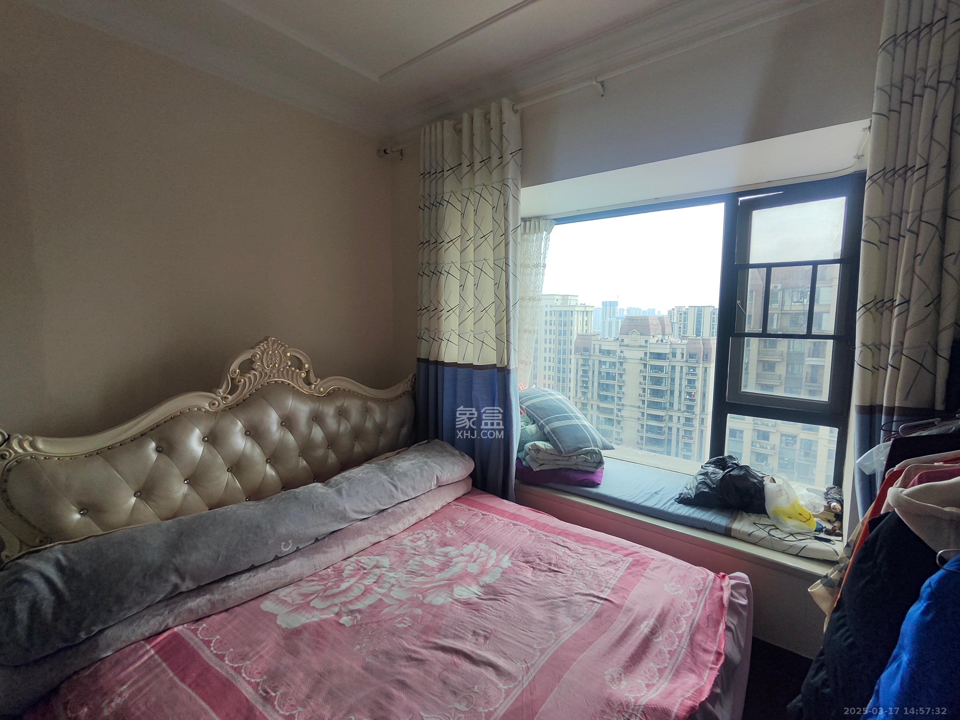 恒大江湾 3室2厅2卫 2400.0元/月 恒大江湾 3室2厅2卫 2400.0元/月室内图