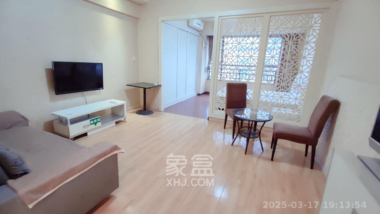 西子一间  1室0厅1卫    1400.0元/月室内图