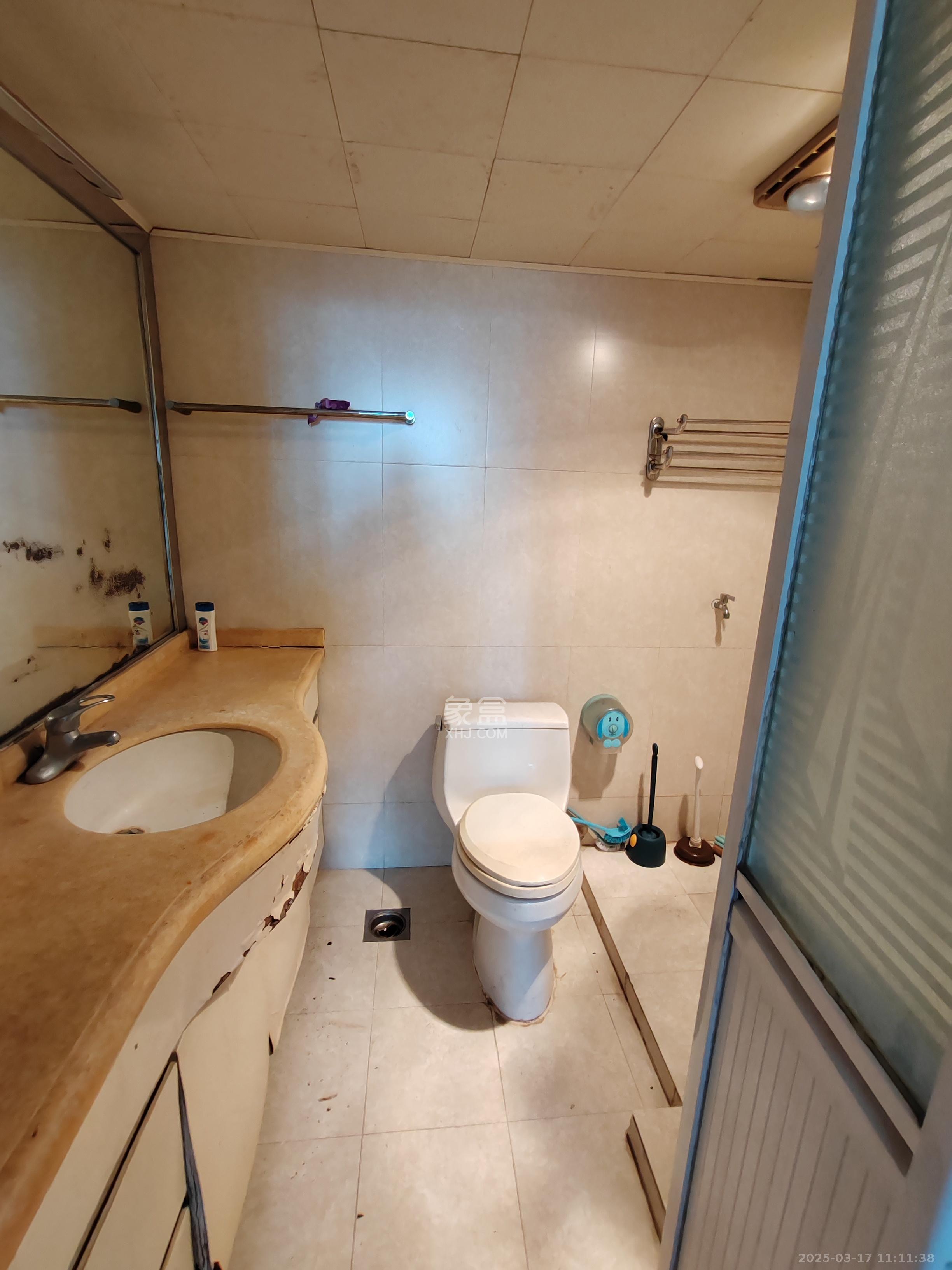 天心城市广场(黄金之城) 3室2厅2卫 3000.0元/月 天心城市广场(黄金之城) 3室2厅2卫 3000.0元/月室内图