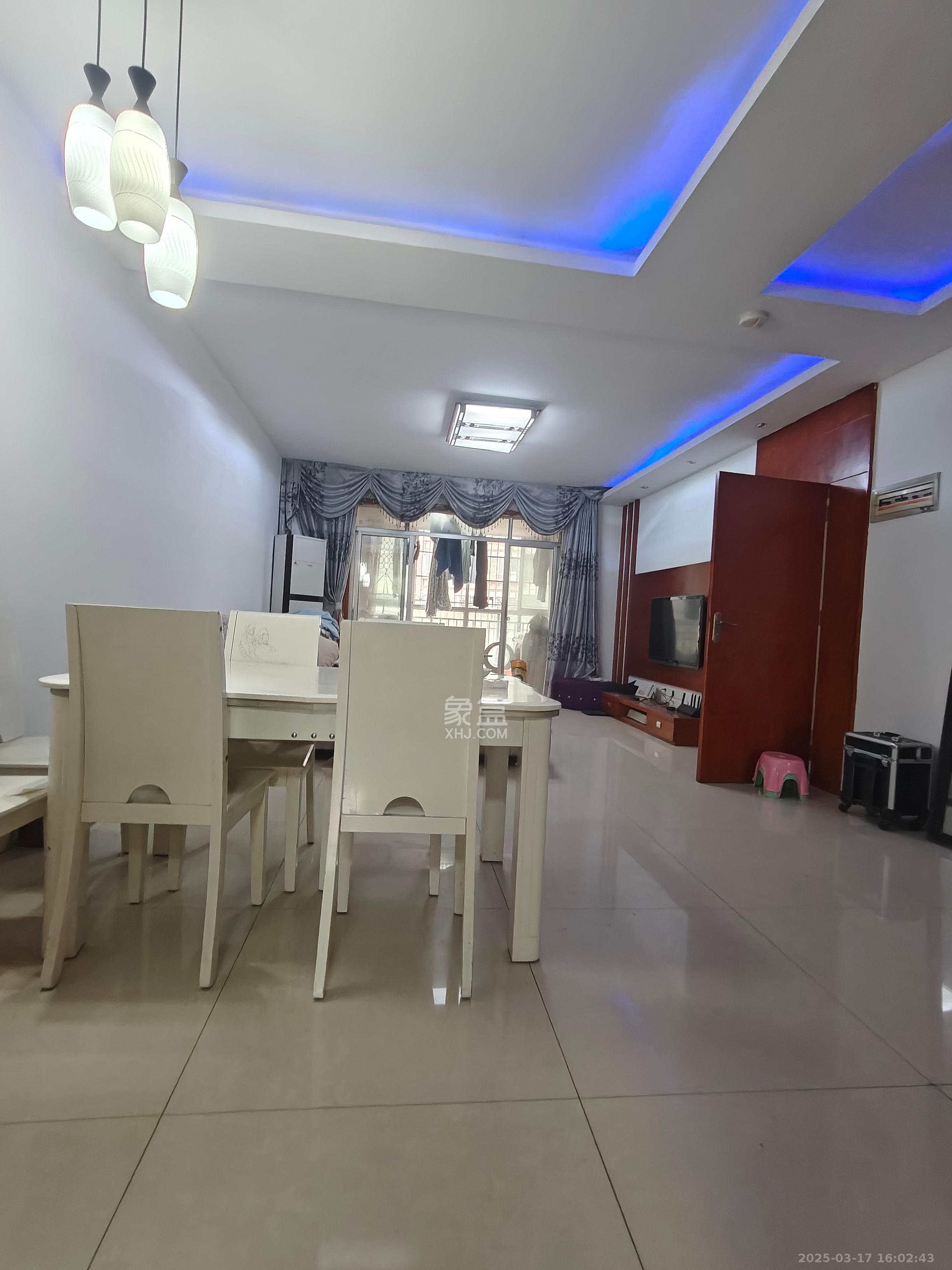 锑都家园  3室2厅2卫    1800.0元/月 锑都家园  3室2厅2卫    1800.0元/月