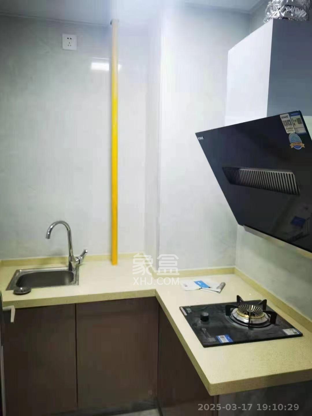 岳华新苑  2室2厅1卫    1500.0元/月室内图1