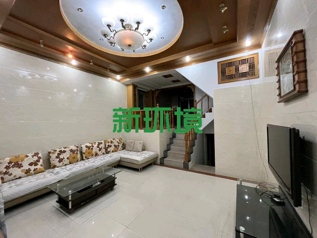 广茂园一期  5室2厅2卫   91.00万客厅