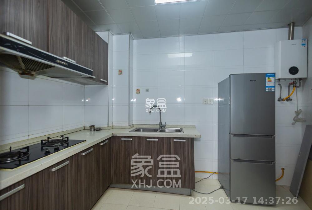 华润凤凰城一期  3室2厅2卫   2000.00元/月室内图