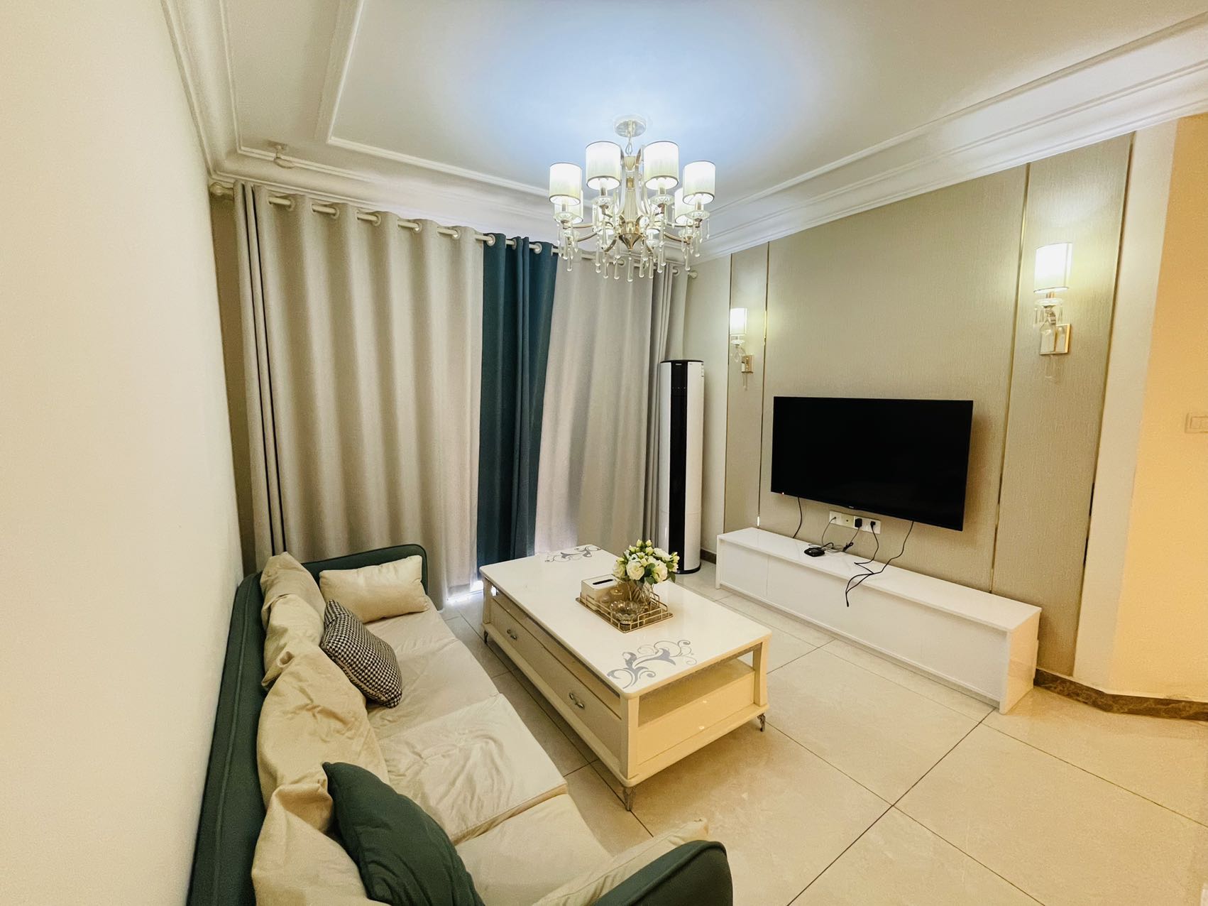 恒大绿洲  2室2厅1卫    1800.0元/月 恒大绿洲  2室2厅1卫    1800.0元/月室内图