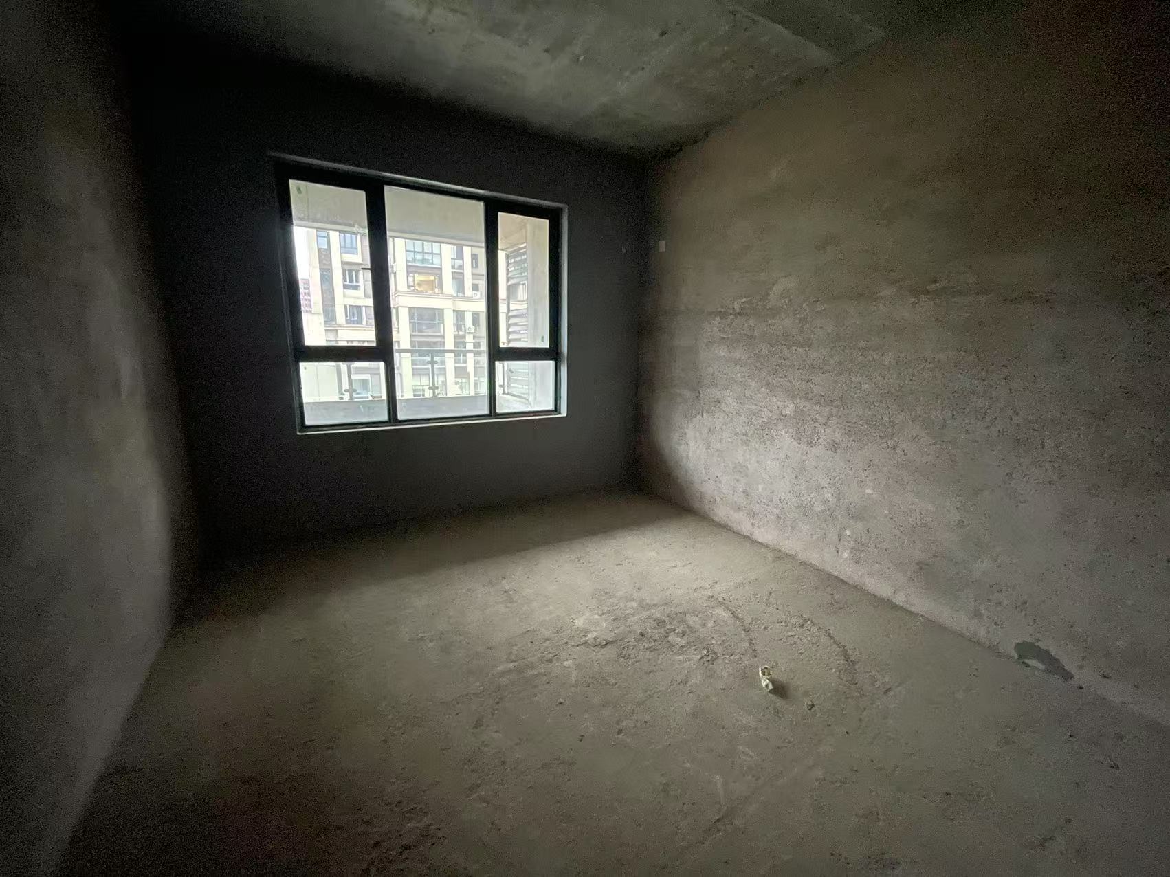 昊天珑璟湾 4室2厅2卫 88.0万 昊天珑璟湾 4室2厅2卫 88.0万客厅