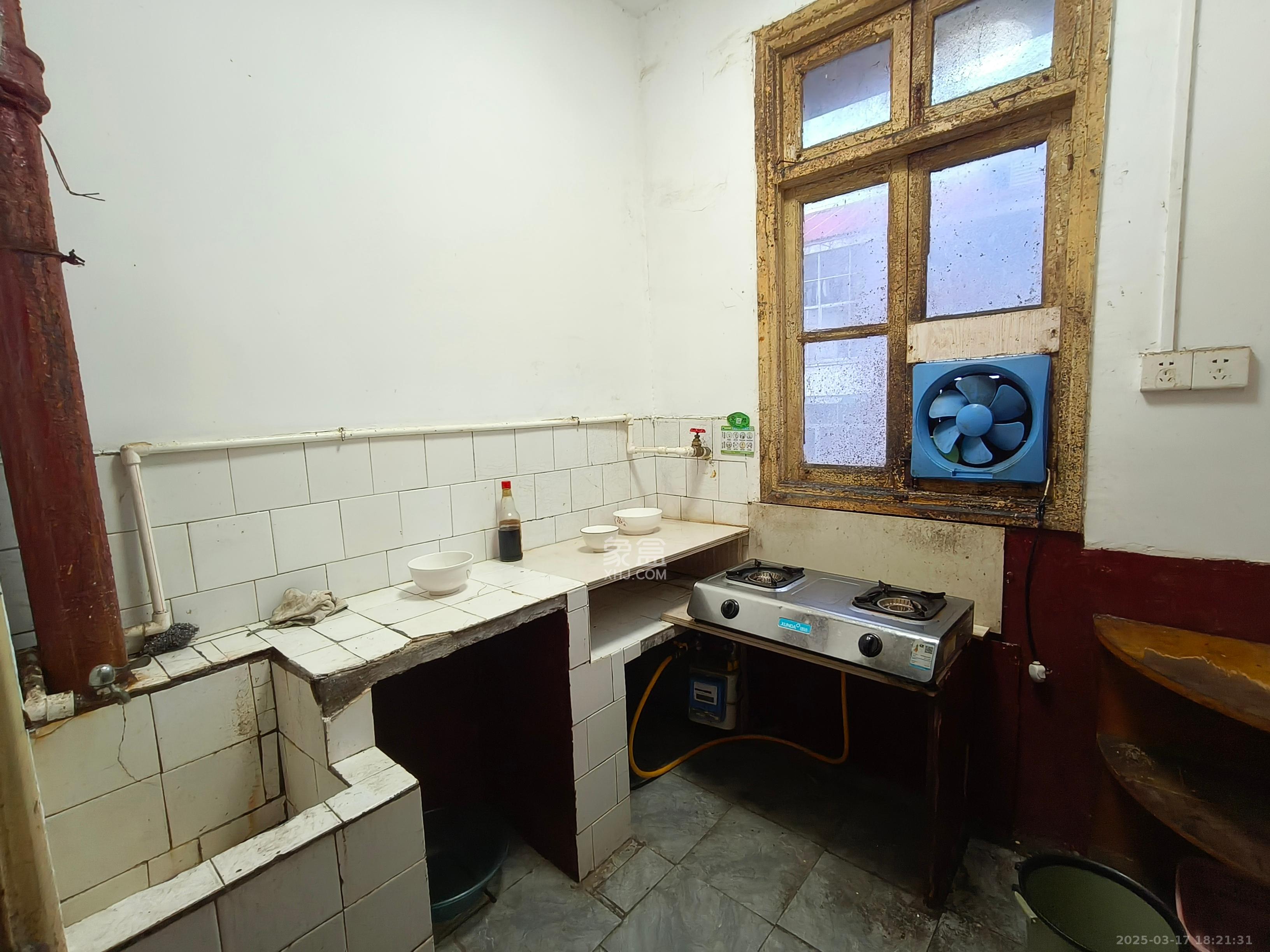 营山佳园 2室1厅1卫 1100.0元/月 营山佳园 2室1厅1卫 1100.0元/月室内图