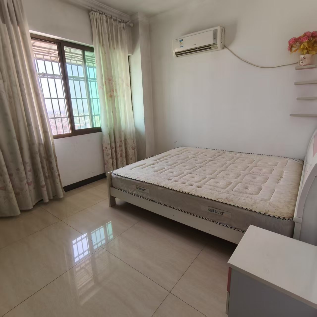 滨江财富中心  3室2厅1卫    1300.0元/月 滨江财富中心  3室2厅1卫    1300.0元/月室内图