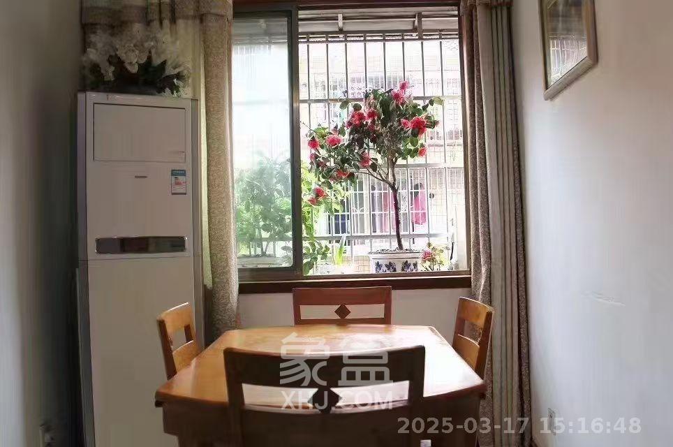 高桥火焰市场 2室1厅1卫 1600.0元/月 高桥火焰市场 2室1厅1卫 1600.0元/月室内图