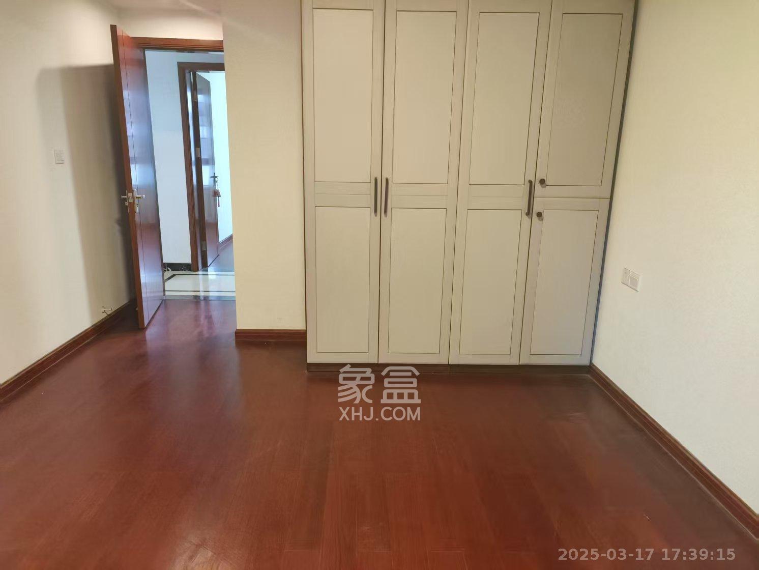 中海国际二期  3室2厅2卫    2200.0元/月室内图