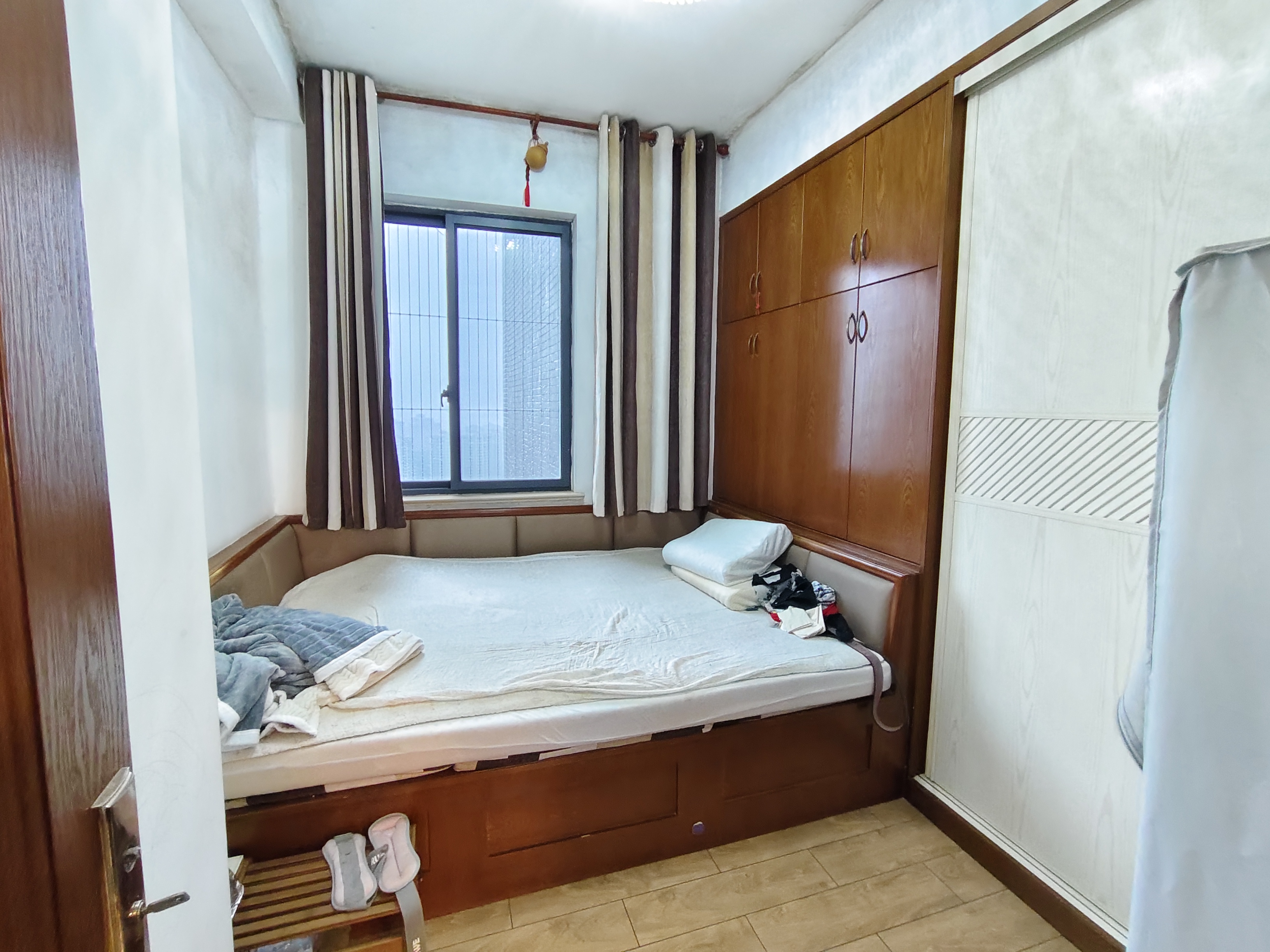 领秀资江 3室2厅2卫 2500.0元/月 领秀资江 3室2厅2卫 2500.0元/月室内图