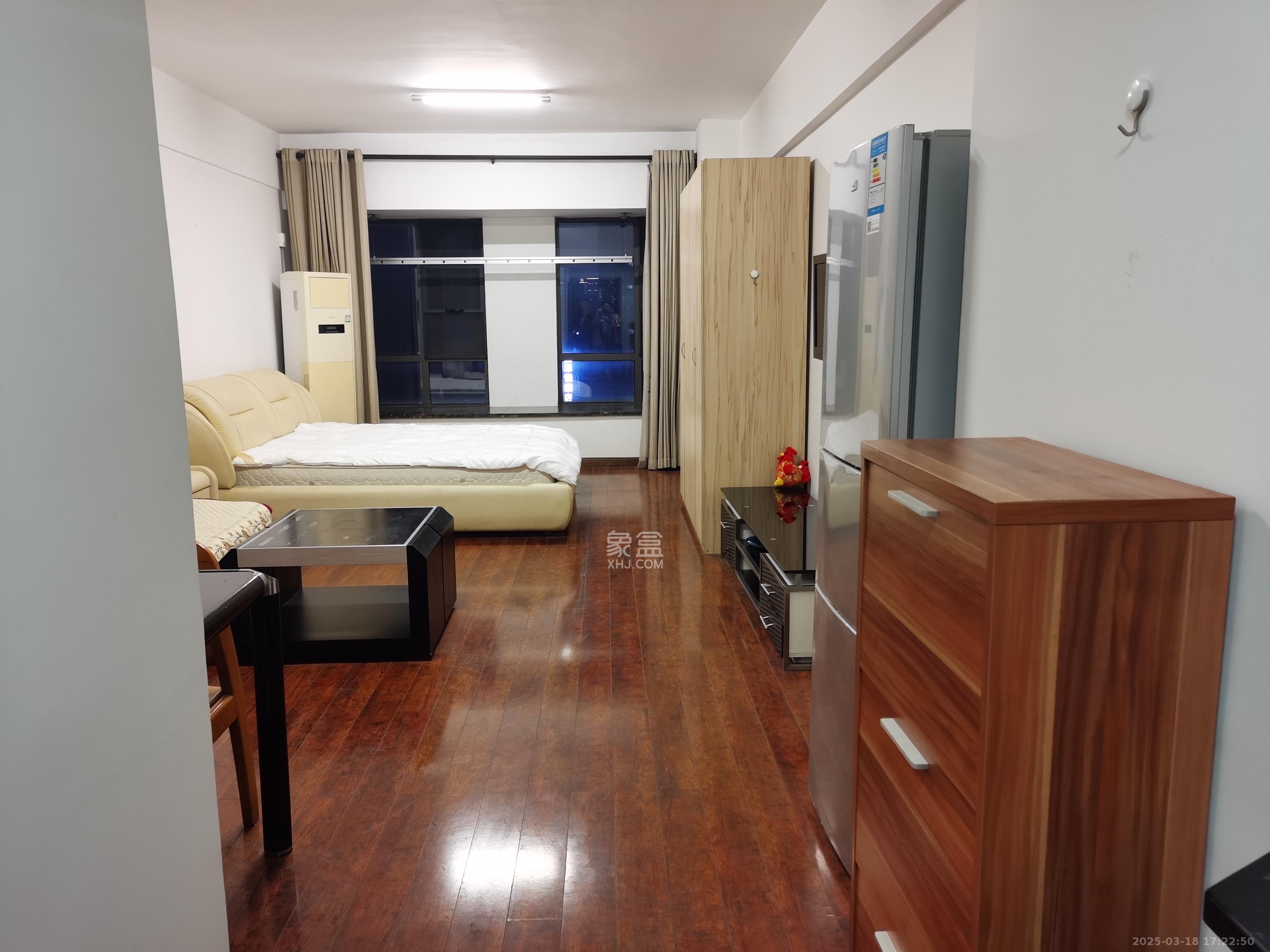 摩天一号  1室1厅1卫   1800.00元/月室内图