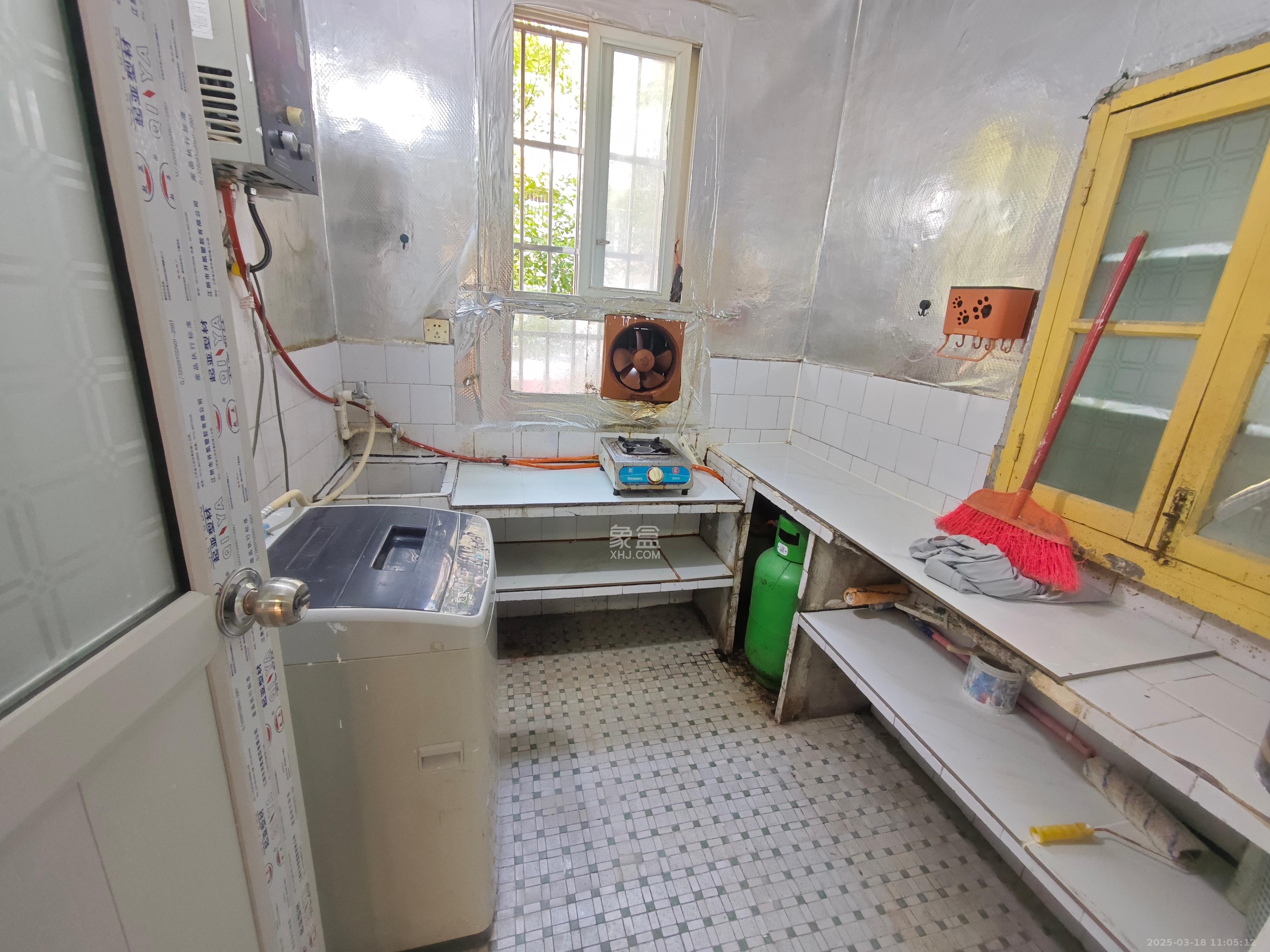 蒋家垅社区 2室1厅1卫 1300.0元/月 蒋家垅社区 2室1厅1卫 1300.0元/月室内图