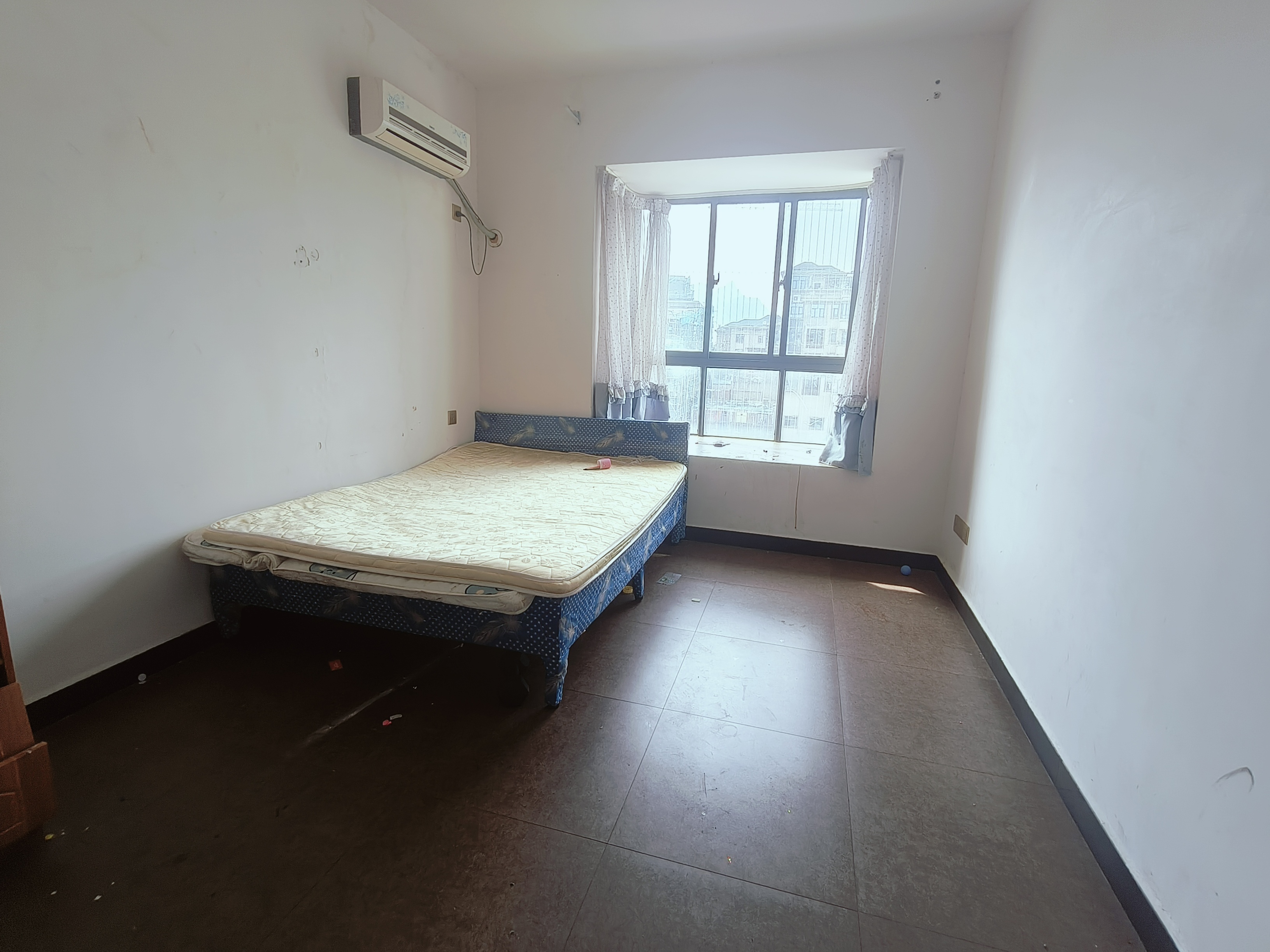 天门壹号  4室2厅2卫    1600.0元/月 天门壹号  4室2厅2卫    1600.0元/月室内图