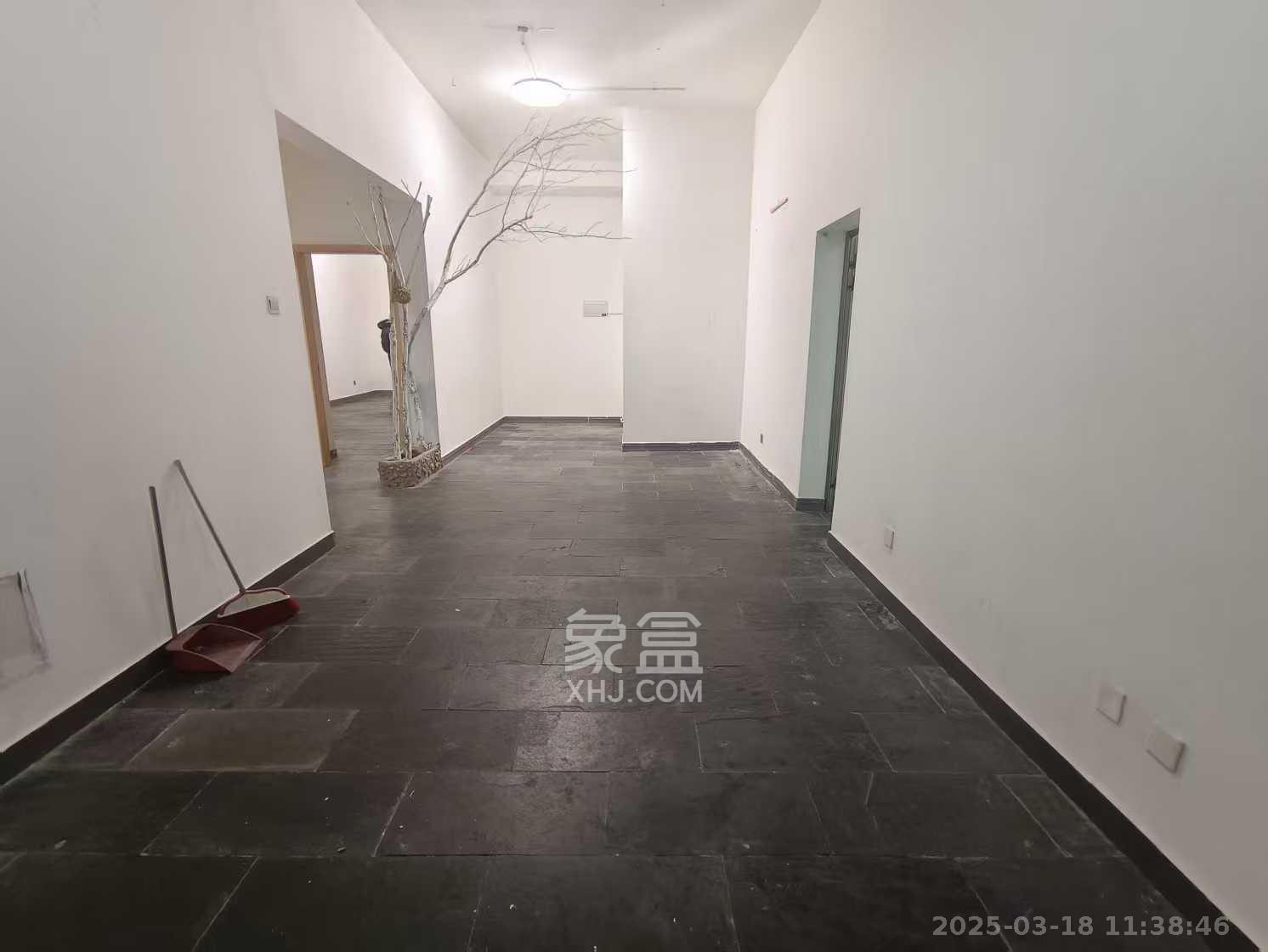 阳光100三期 3室2厅2卫 4000.0元/月 阳光100三期 3室2厅2卫 4000.0元/月室内图