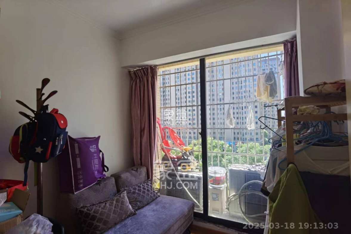 康斯丹郡(融程领秀佳园)  3室2厅1卫    2100.0元/月 康斯丹郡(融程领秀佳园)  3室2厅1卫    2100.0元/月室内图