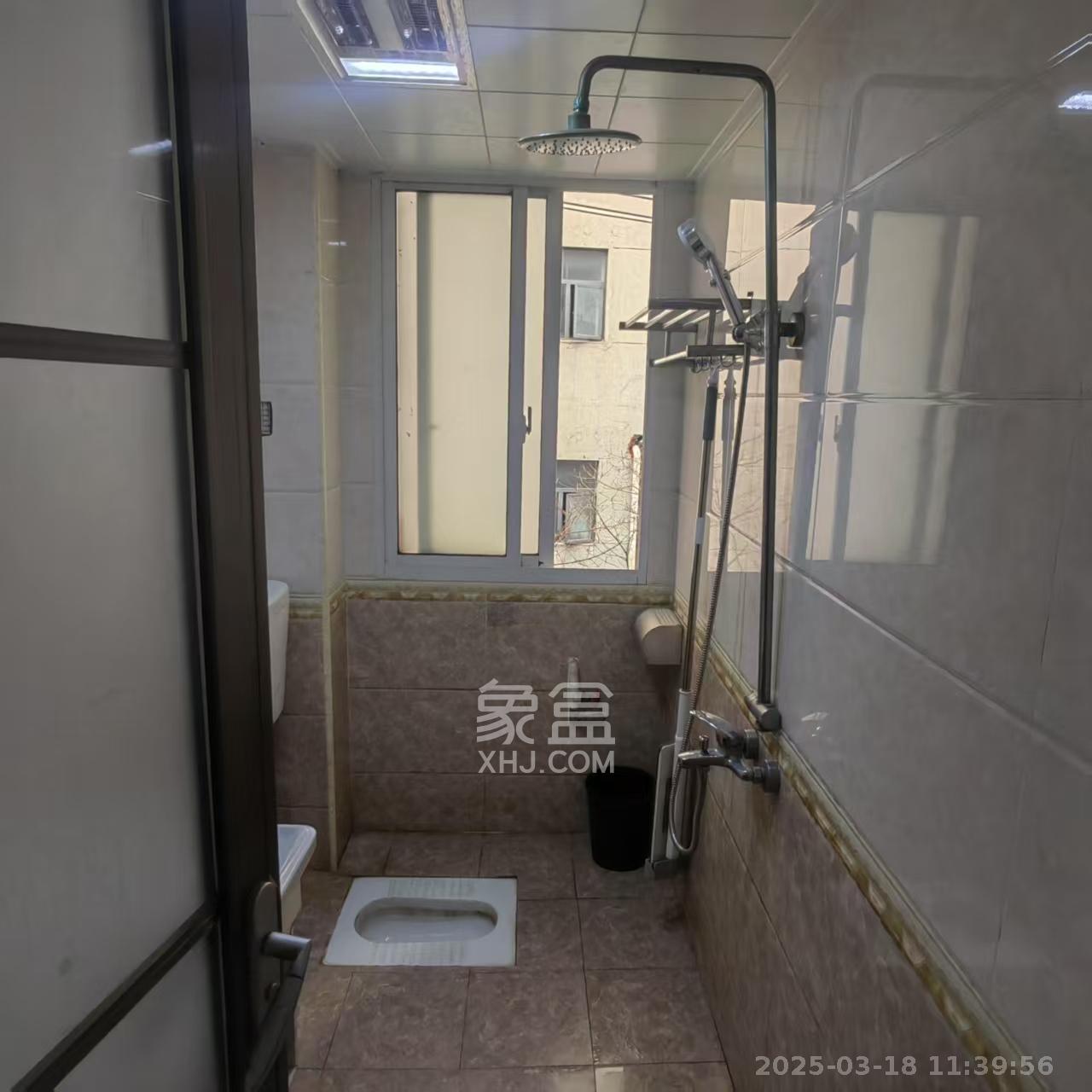 八一東路散盤  3室2廳1衛(wèi)   2400.00元/月室內(nèi)圖