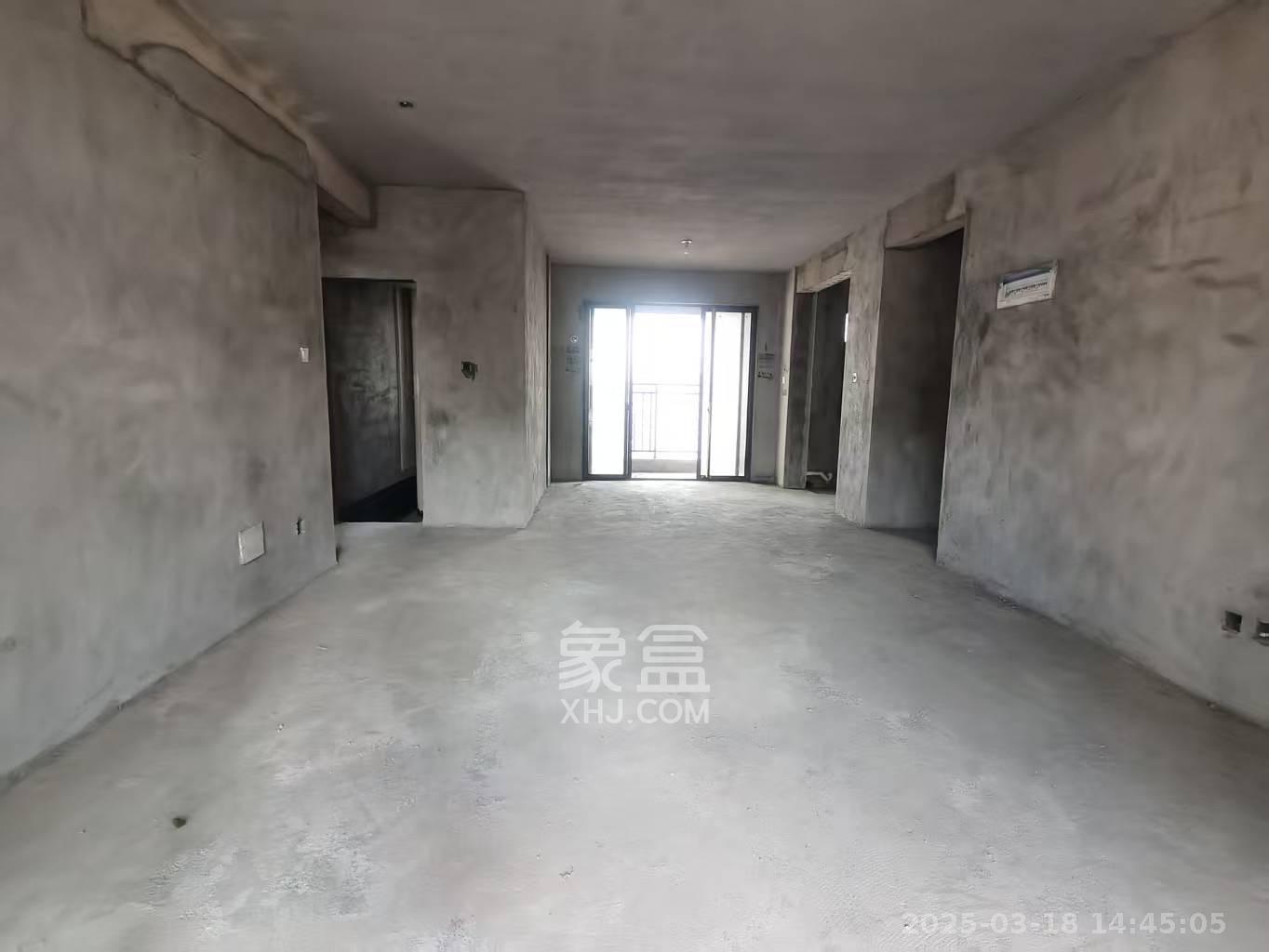 天元美居乐 5室2厅2卫 72.0万 天元美居乐 5室2厅2卫 72.0万客厅