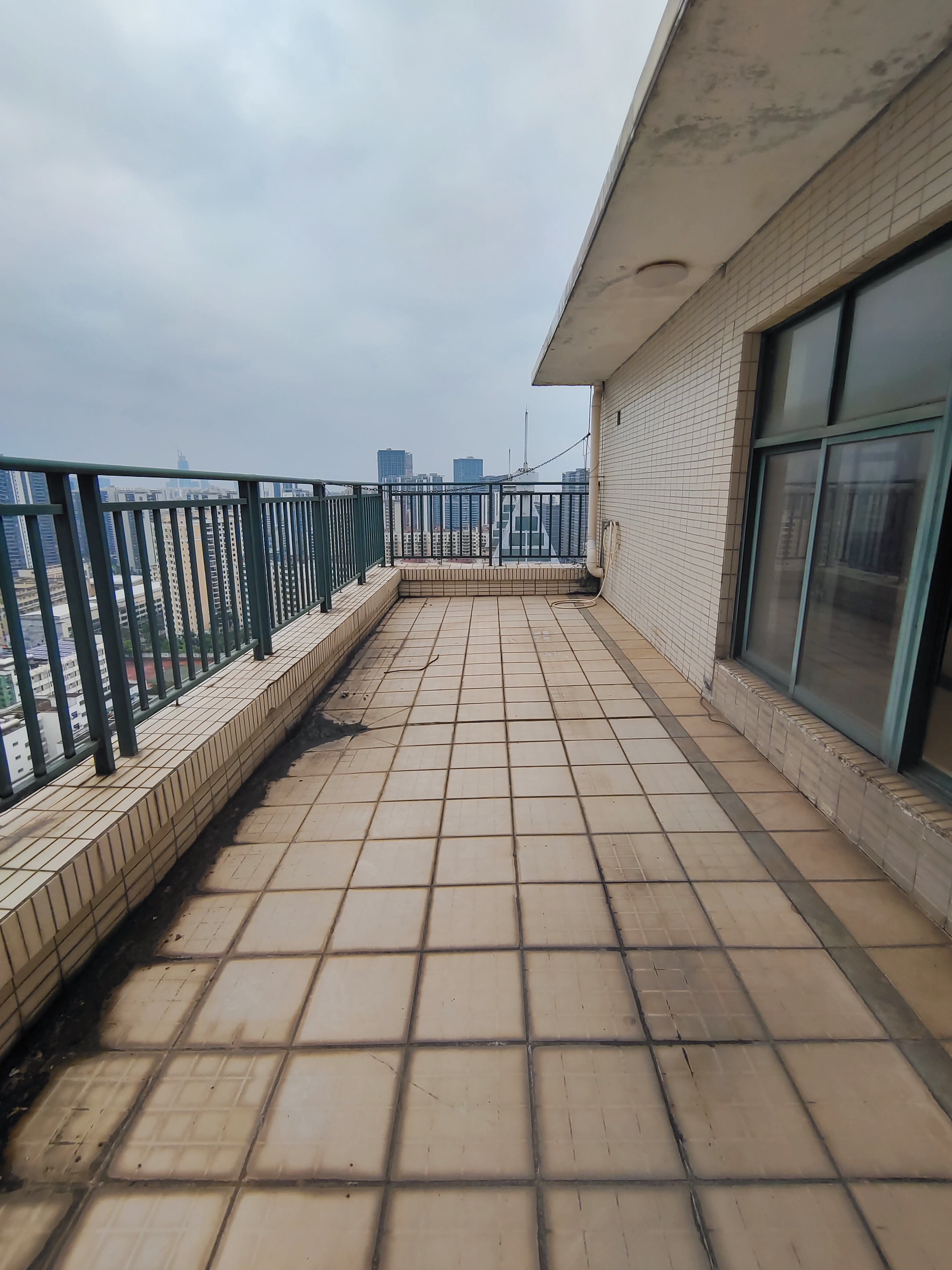 广电家园小区(南沙路) 6室2厅3卫 7000.0元/月 广电家园小区(南沙路) 6室2厅3卫 7000.0元/月室内图