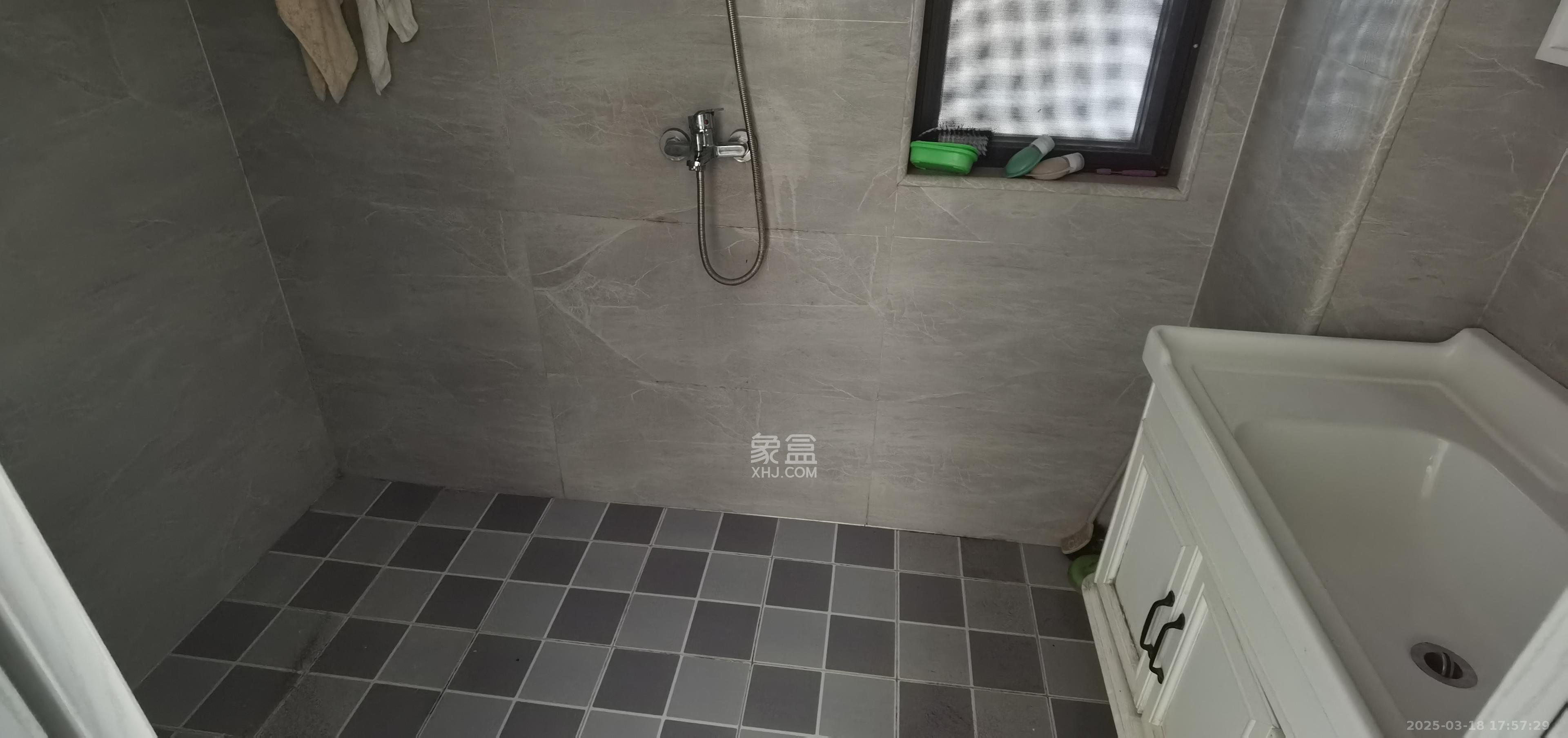 中国铁建梅溪青秀二期  4室2厅2卫   3500.00元/月室内图