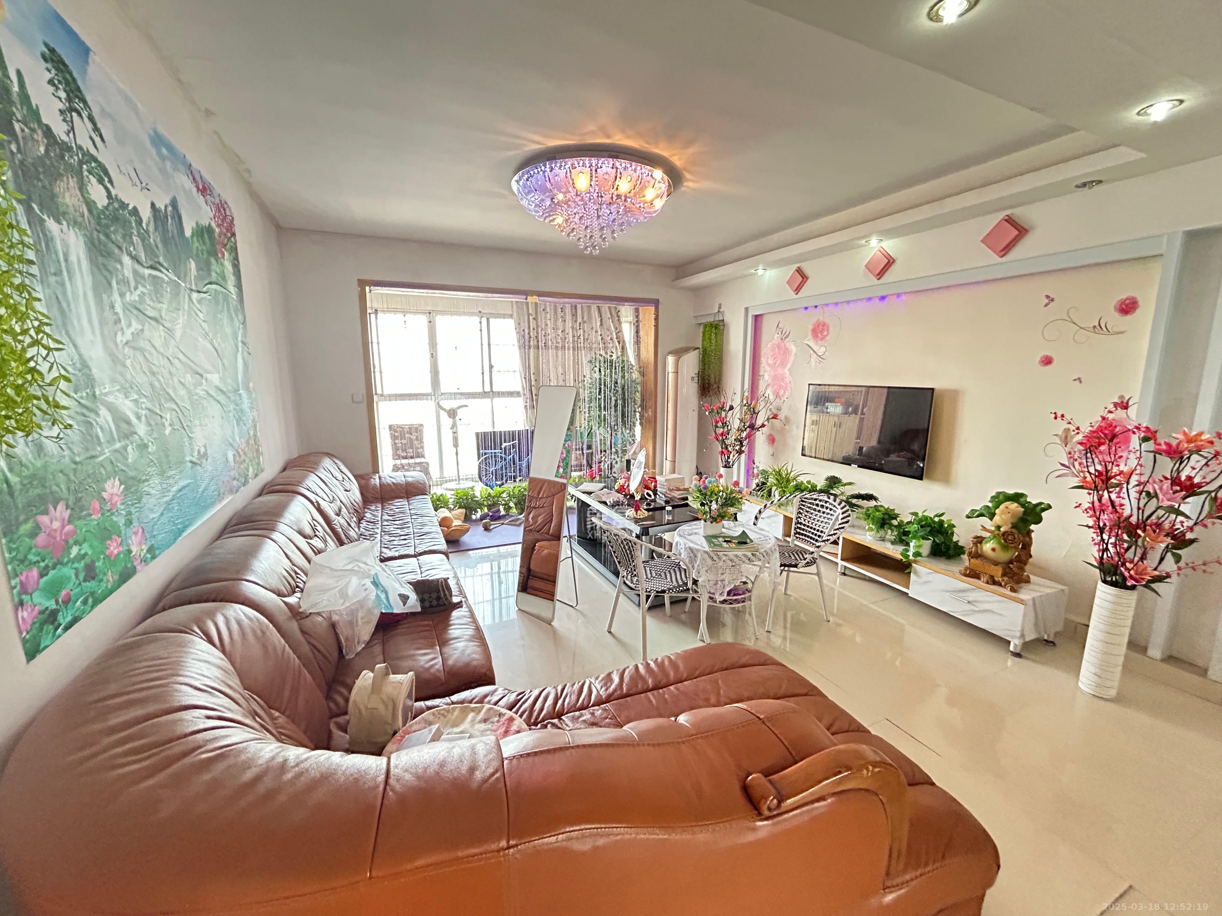 中悦领秀金都 3室2厅1卫 1800.00元/月 中悦领秀金都 3室2厅1卫 1800.00元/月室内图