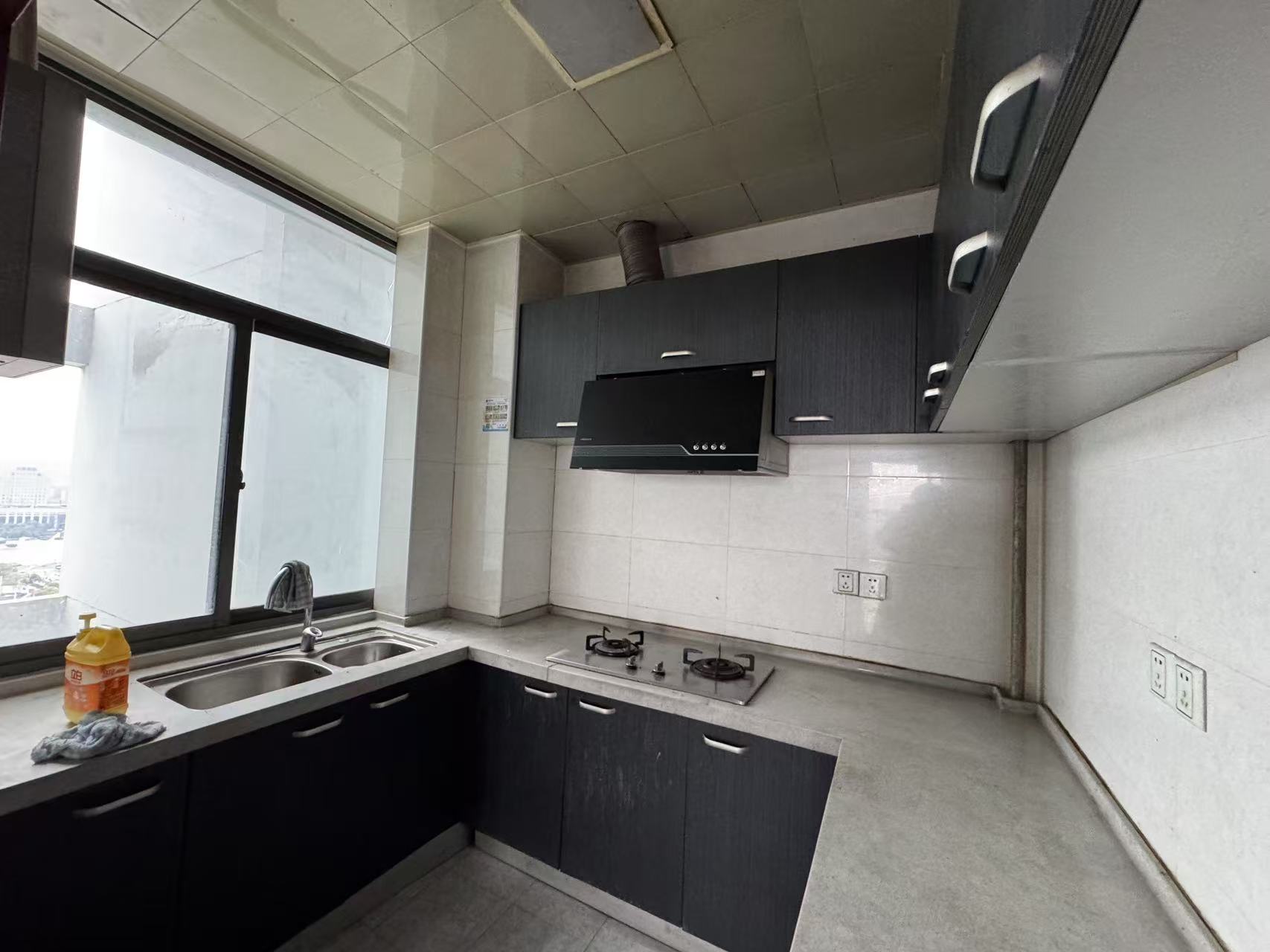 金茂尚都天台路123号 3室2厅1卫 56.0万 金茂尚都天台路123号 3室2厅1卫 56.0万室内图