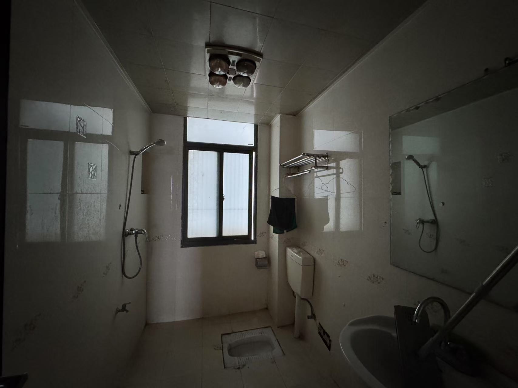 金茂尚都天台路123号 3室2厅1卫 56.0万 金茂尚都天台路123号 3室2厅1卫 56.0万室内图