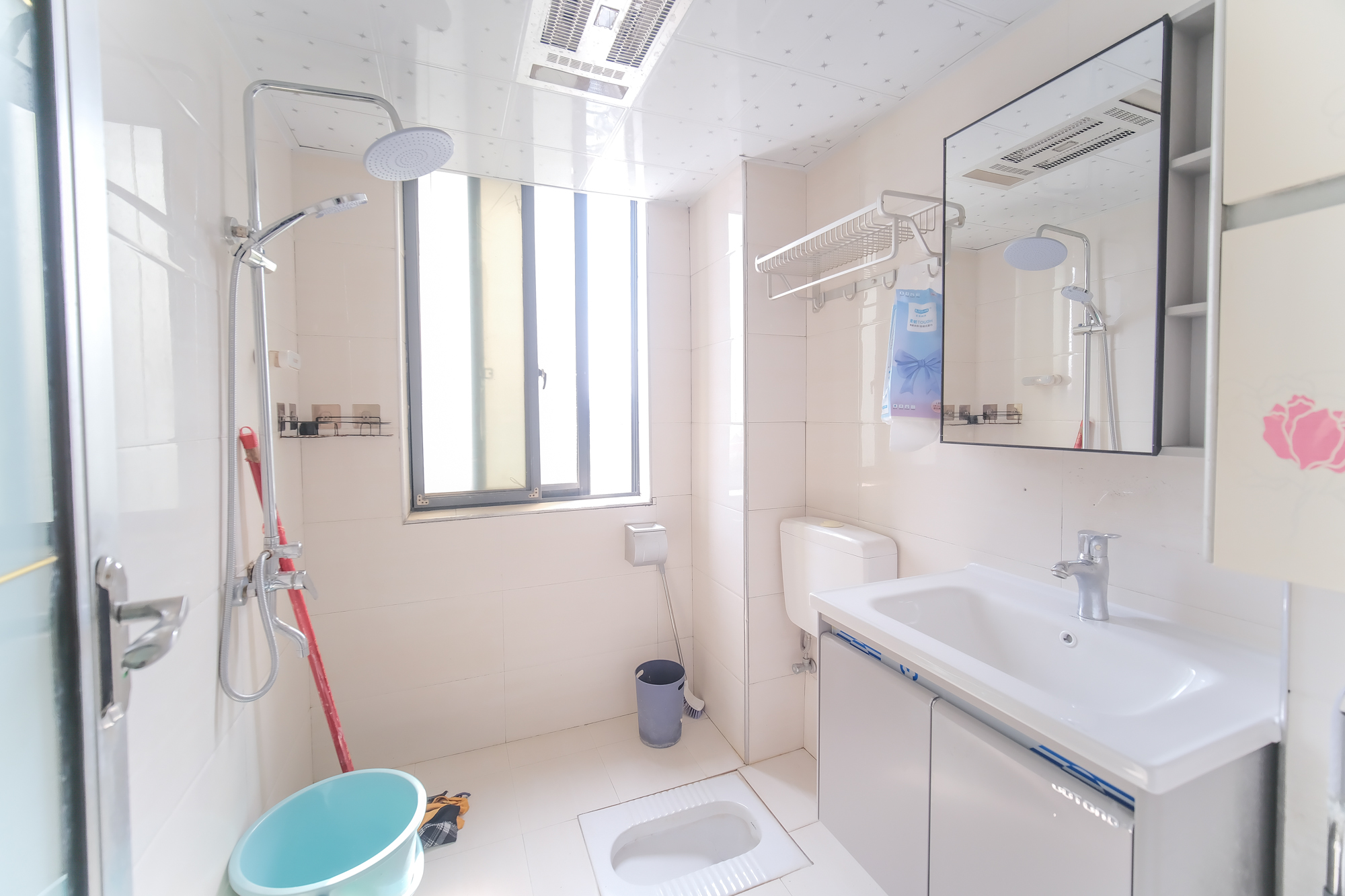 花样年华  3室2厅1卫    56.8万 花样年华  3室2厅1卫    56.8万卫生间