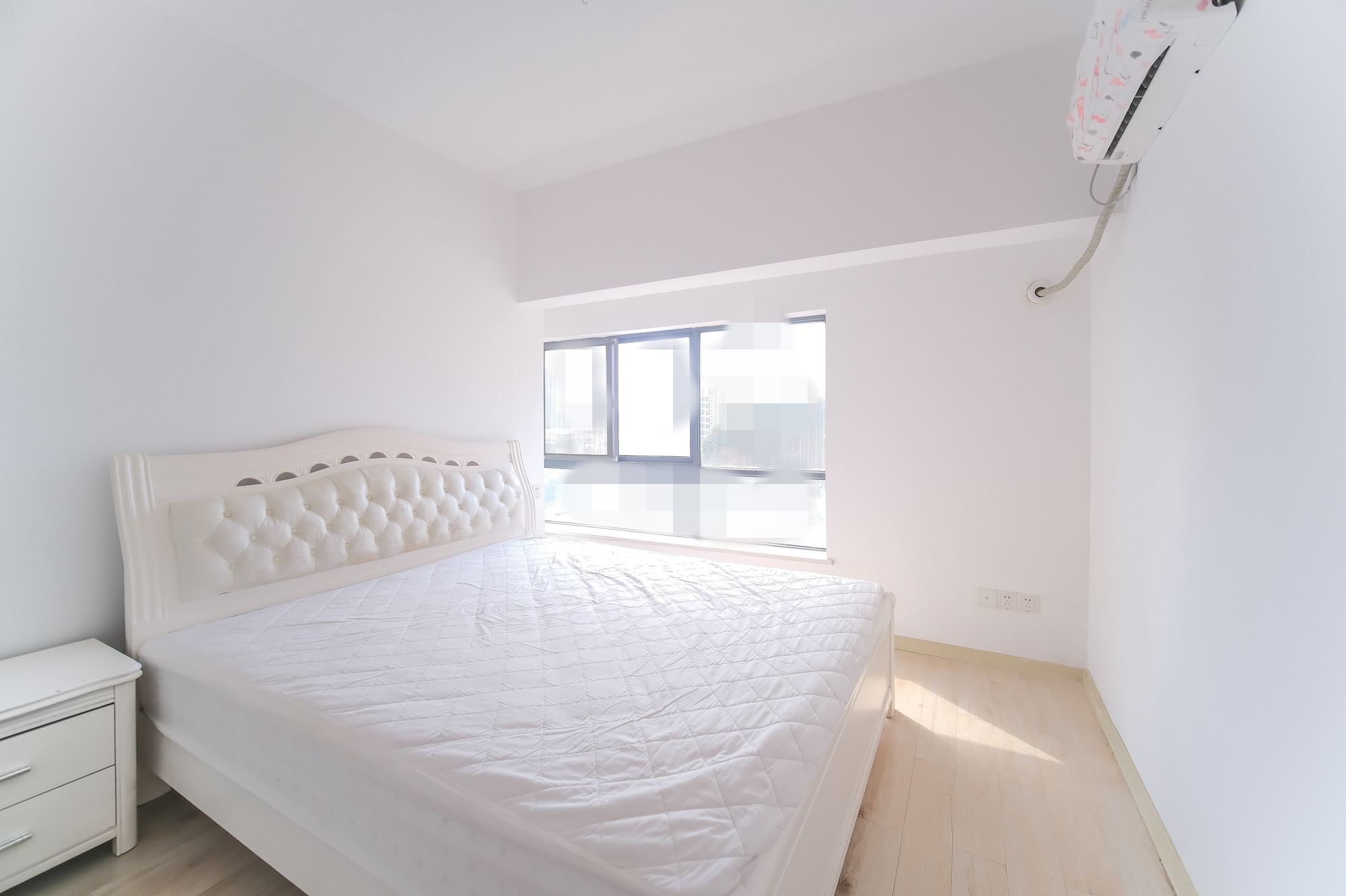 花样年华  3室2厅1卫    56.8万 花样年华  3室2厅1卫    56.8万卧室