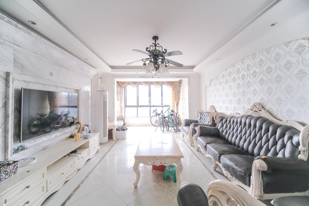 山水湾B区  4室2厅2卫    105.0万