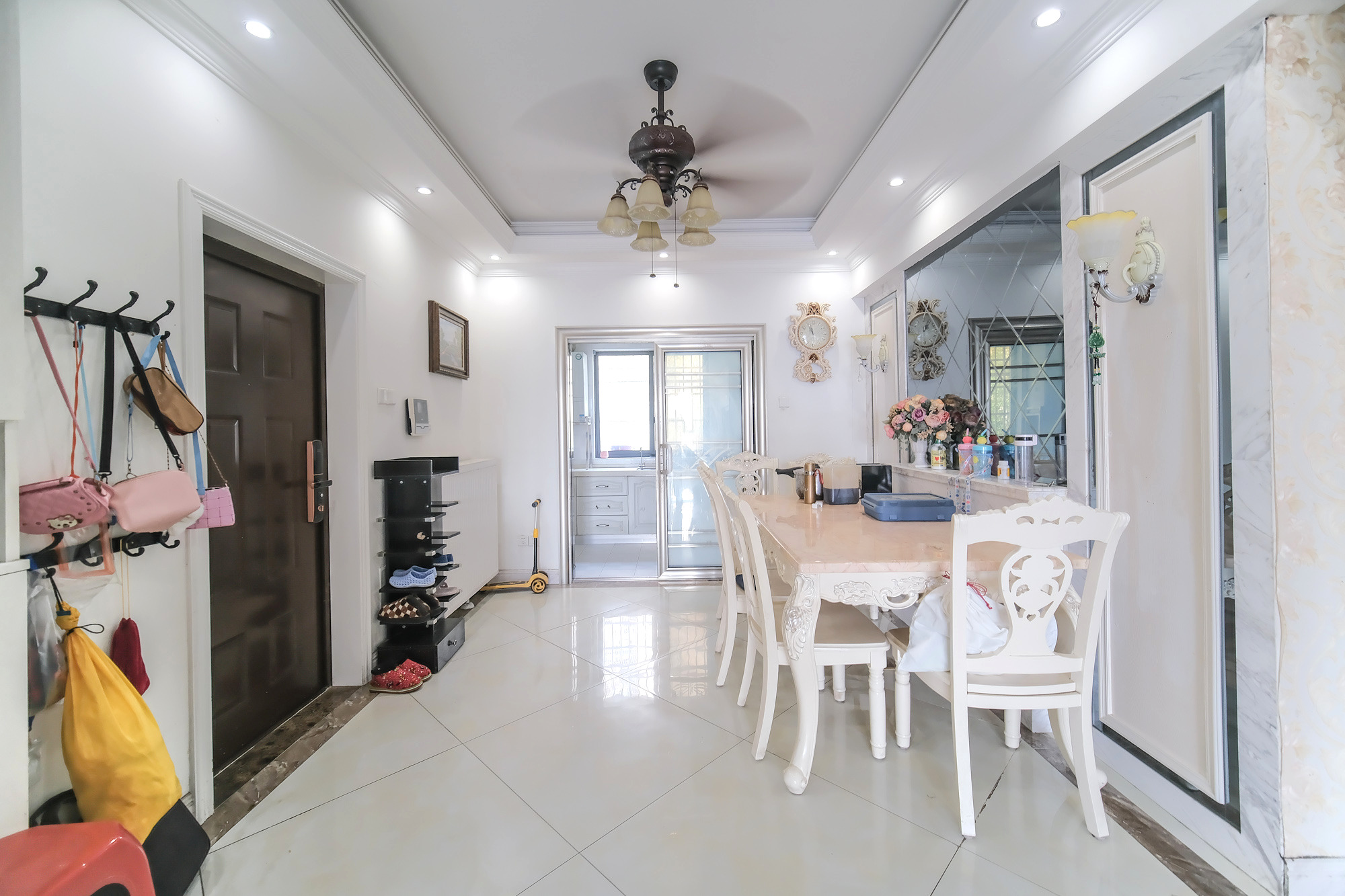 山水湾 4室2厅2卫 109.8万 山水湾 4室2厅2卫 109.8万客厅