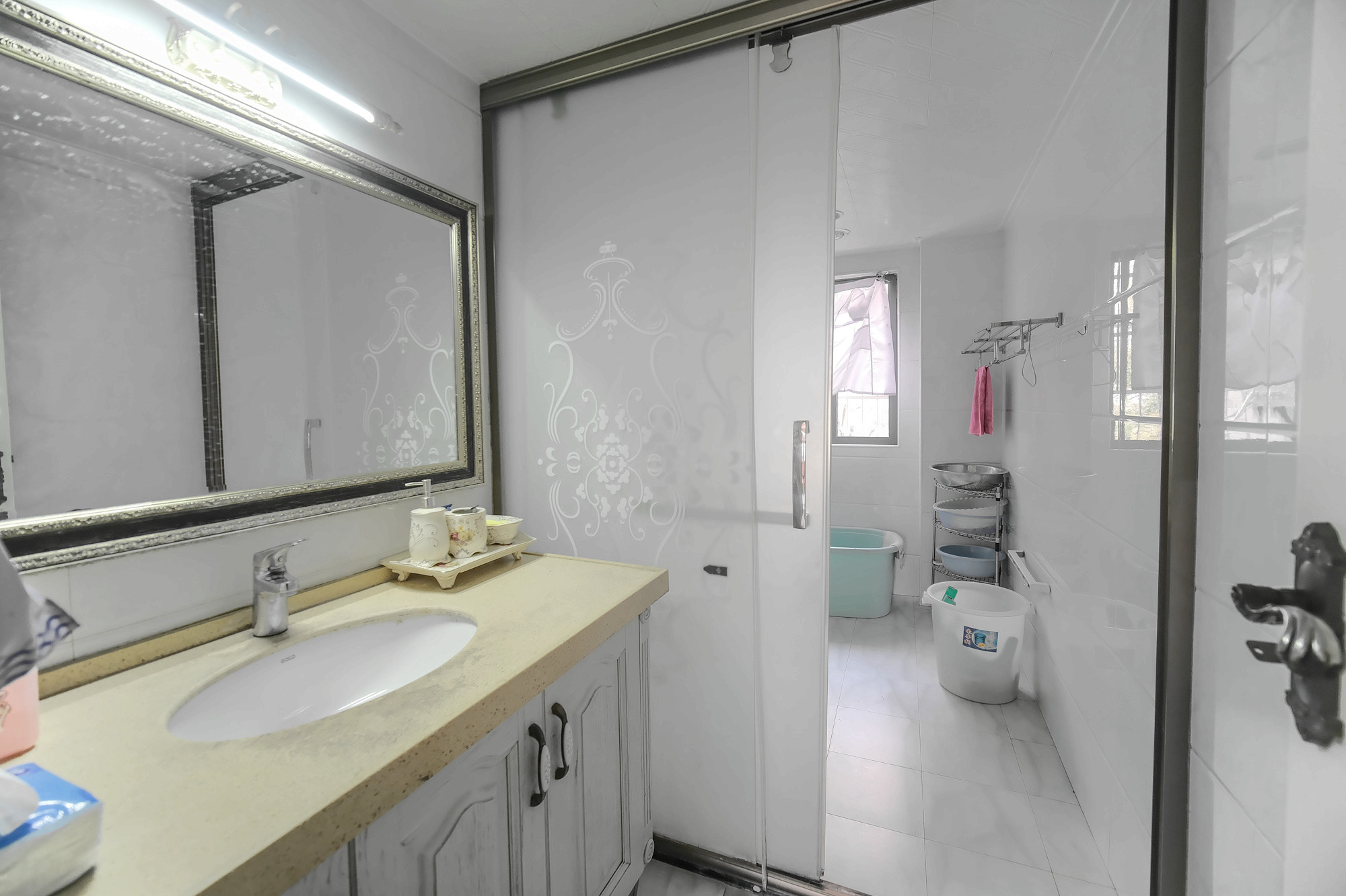 山水湾 4室2厅2卫 109.8万 山水湾 4室2厅2卫 109.8万卫生间