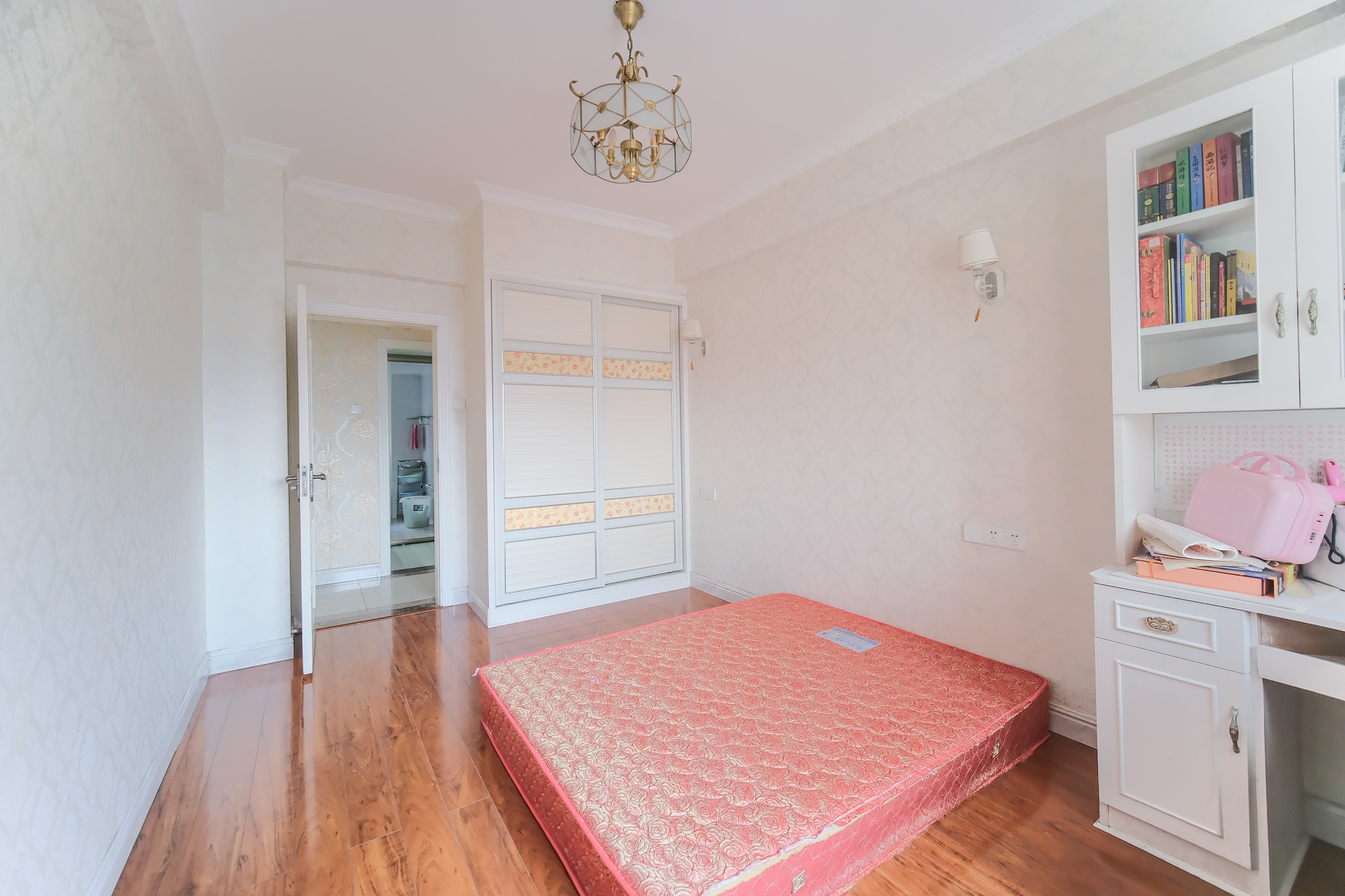 山水湾 4室2厅2卫 109.8万 山水湾 4室2厅2卫 109.8万卧室