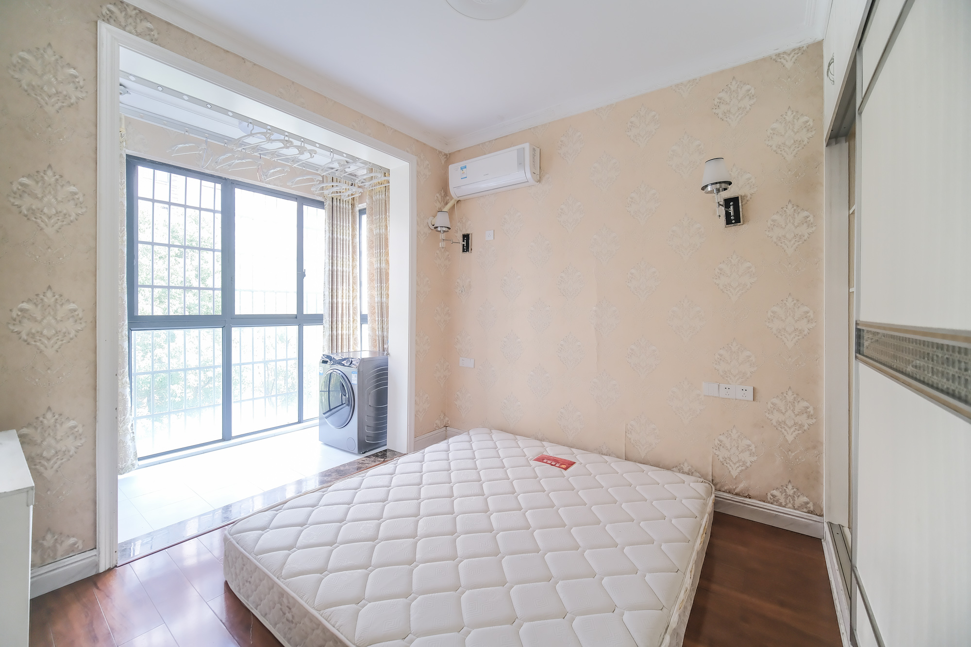 山水湾 4室2厅2卫 109.8万 山水湾 4室2厅2卫 109.8万卧室