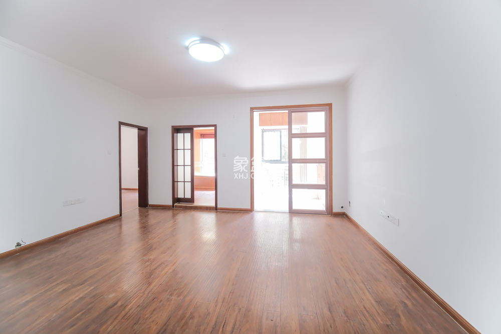 山水湾  3室2厅1卫    48.0万