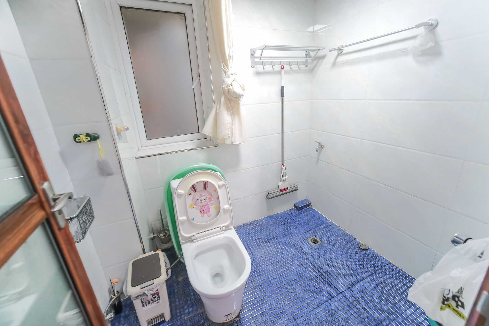山水湾  3室2厅1卫   73.00万卫生间