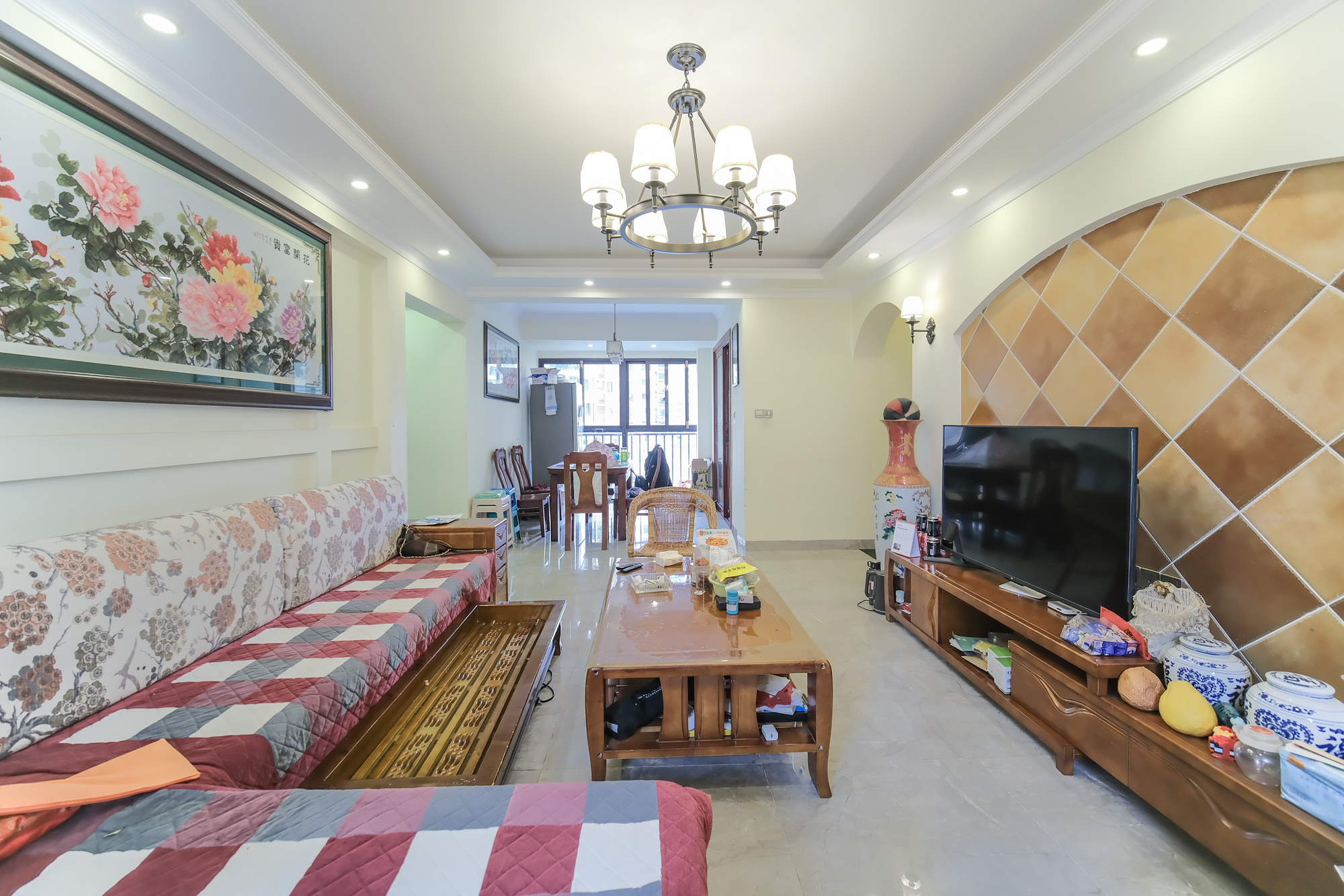 保利香槟国际 4室2厅2卫 105.0万 保利香槟国际 4室2厅2卫 105.0万客厅