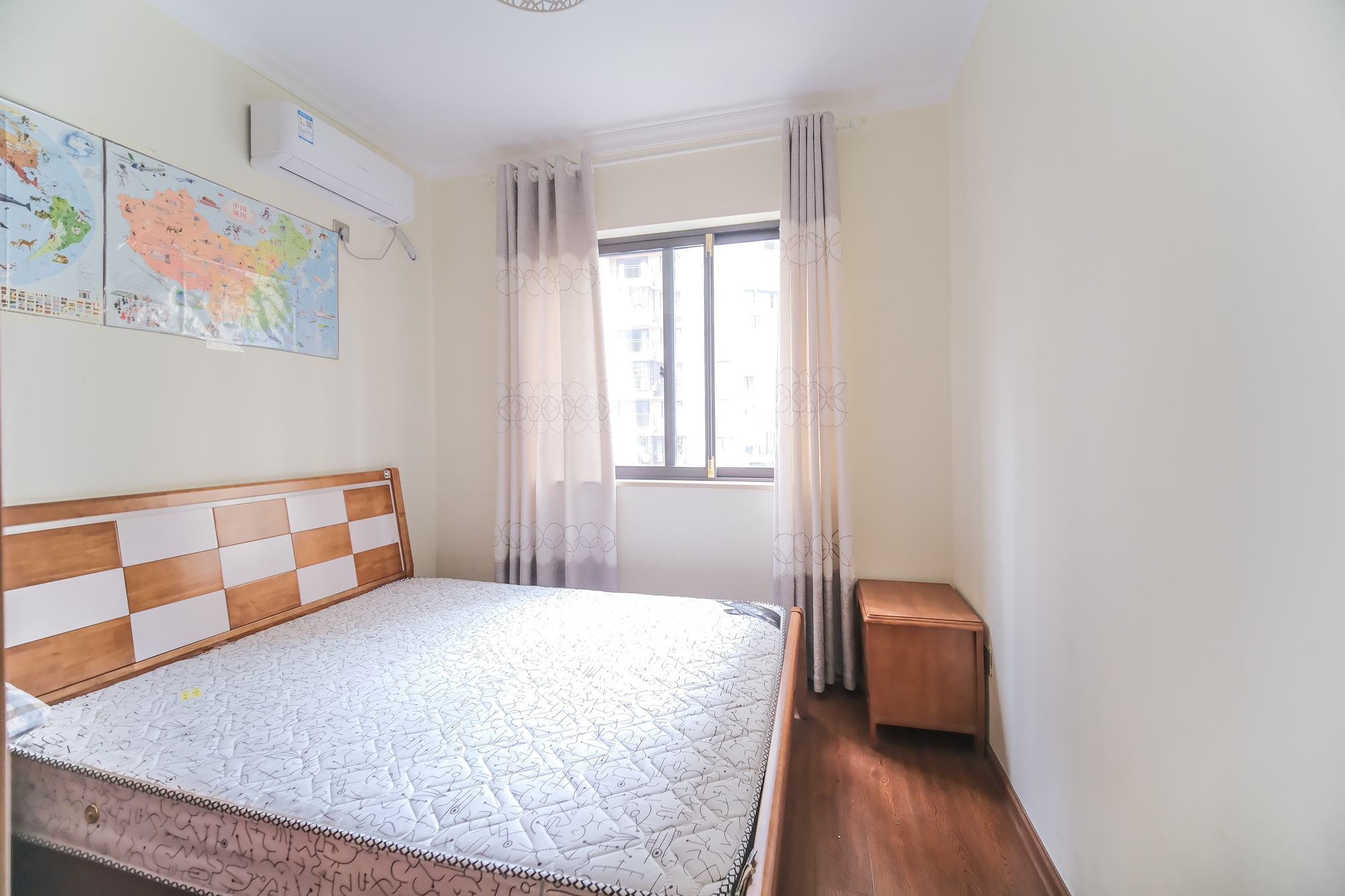 保利香槟国际 4室2厅2卫 105.0万 保利香槟国际 4室2厅2卫 105.0万卧室