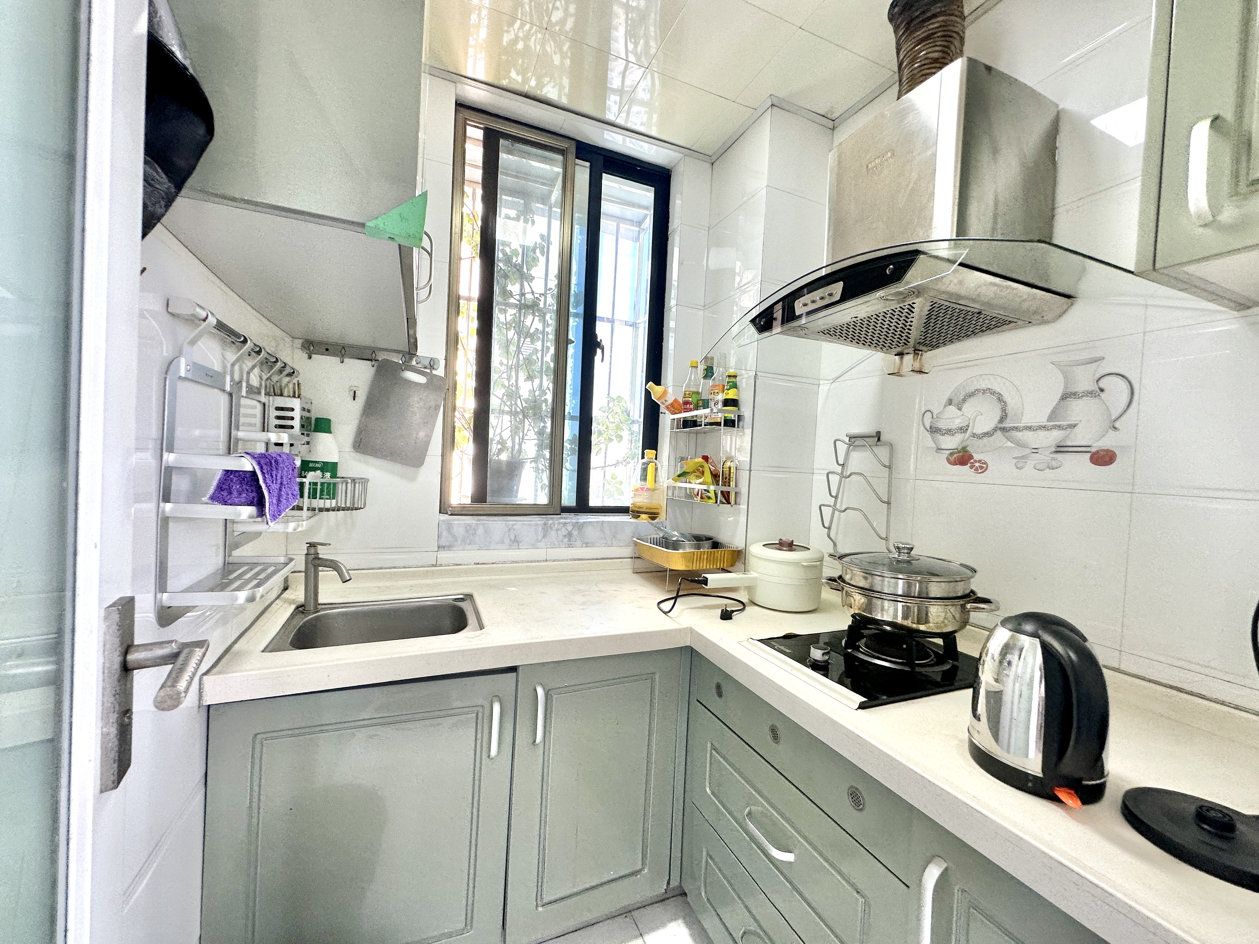 海口监狱宿舍(海榆中线)  3室2厅1卫    76.0万 海口监狱宿舍(海榆中线)  3室2厅1卫    76.0万厨房