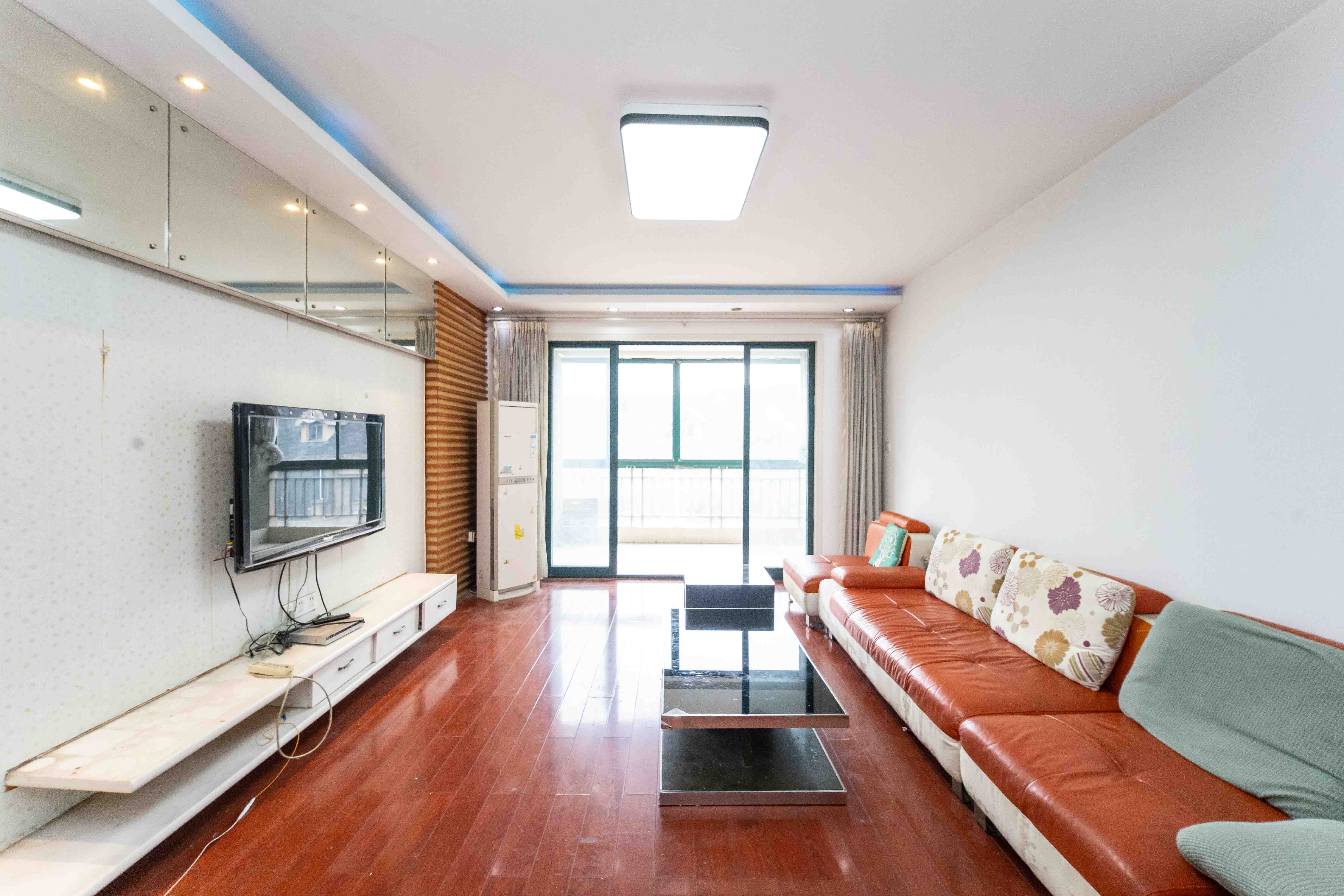 星城世家 2室2厅1卫 134.0万 星城世家 2室2厅1卫 134.0万客厅