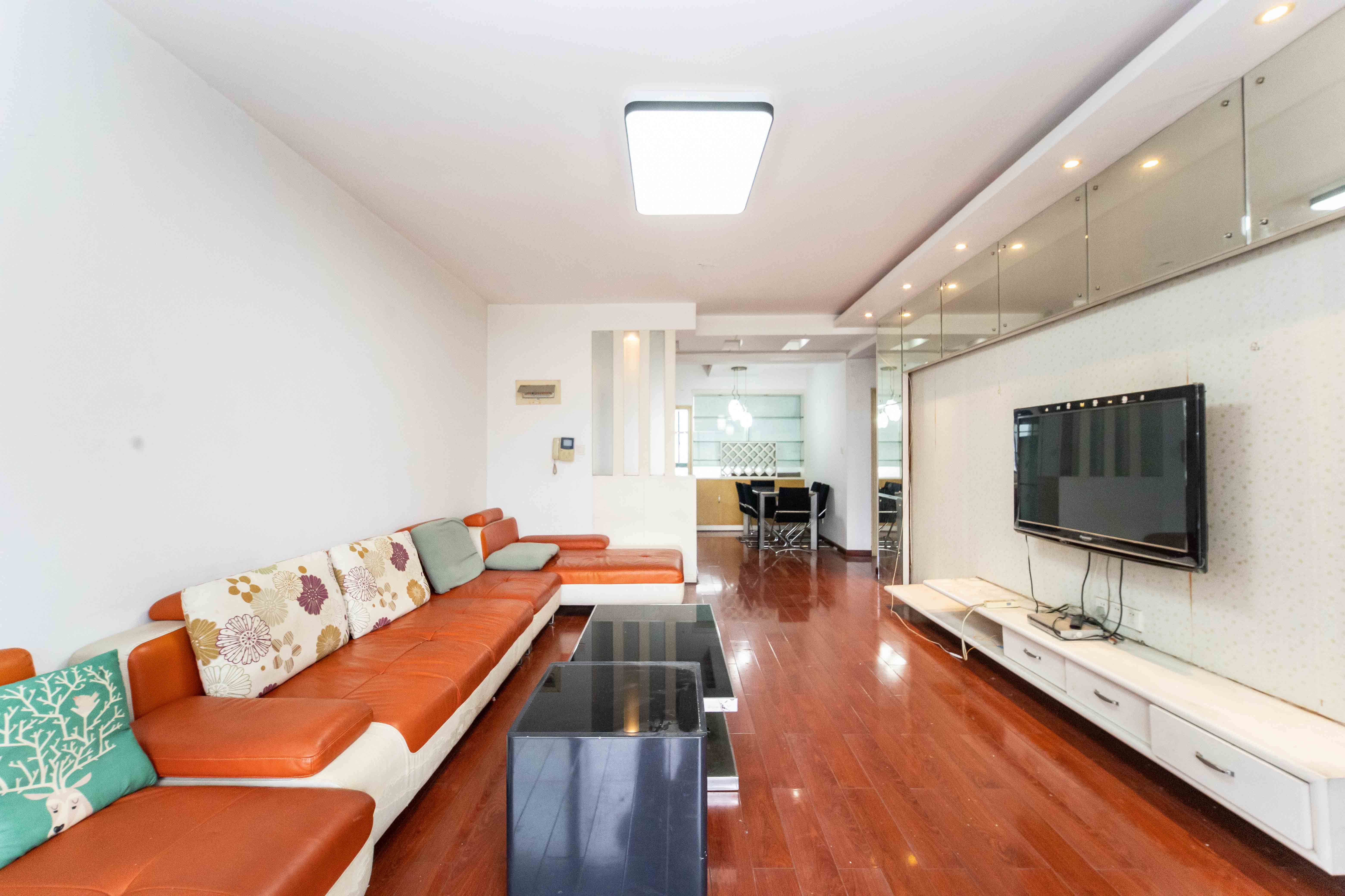 星城世家 2室2厅1卫 134.0万 星城世家 2室2厅1卫 134.0万客厅