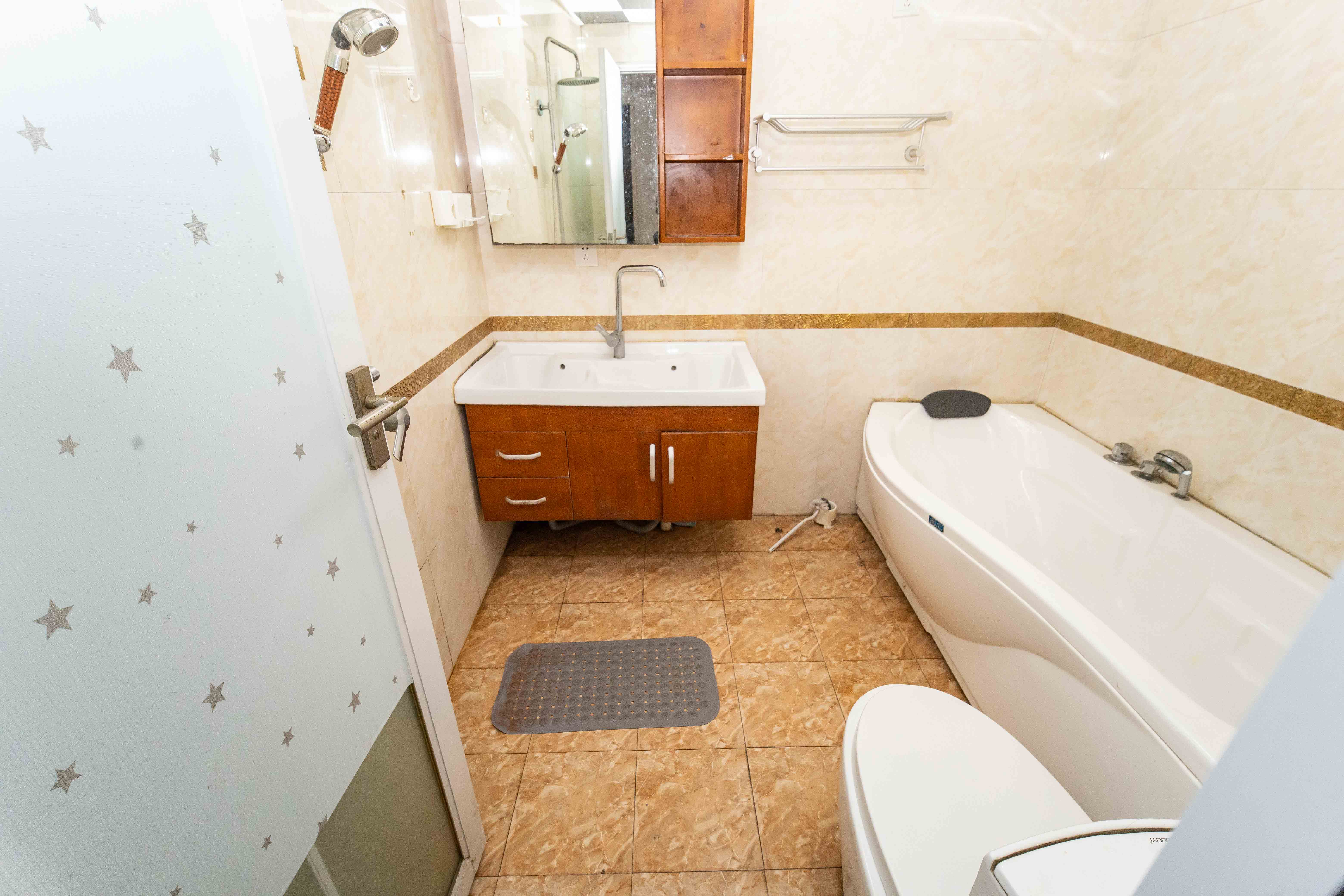 星城世家 2室2厅1卫 134.0万 星城世家 2室2厅1卫 134.0万卫生间