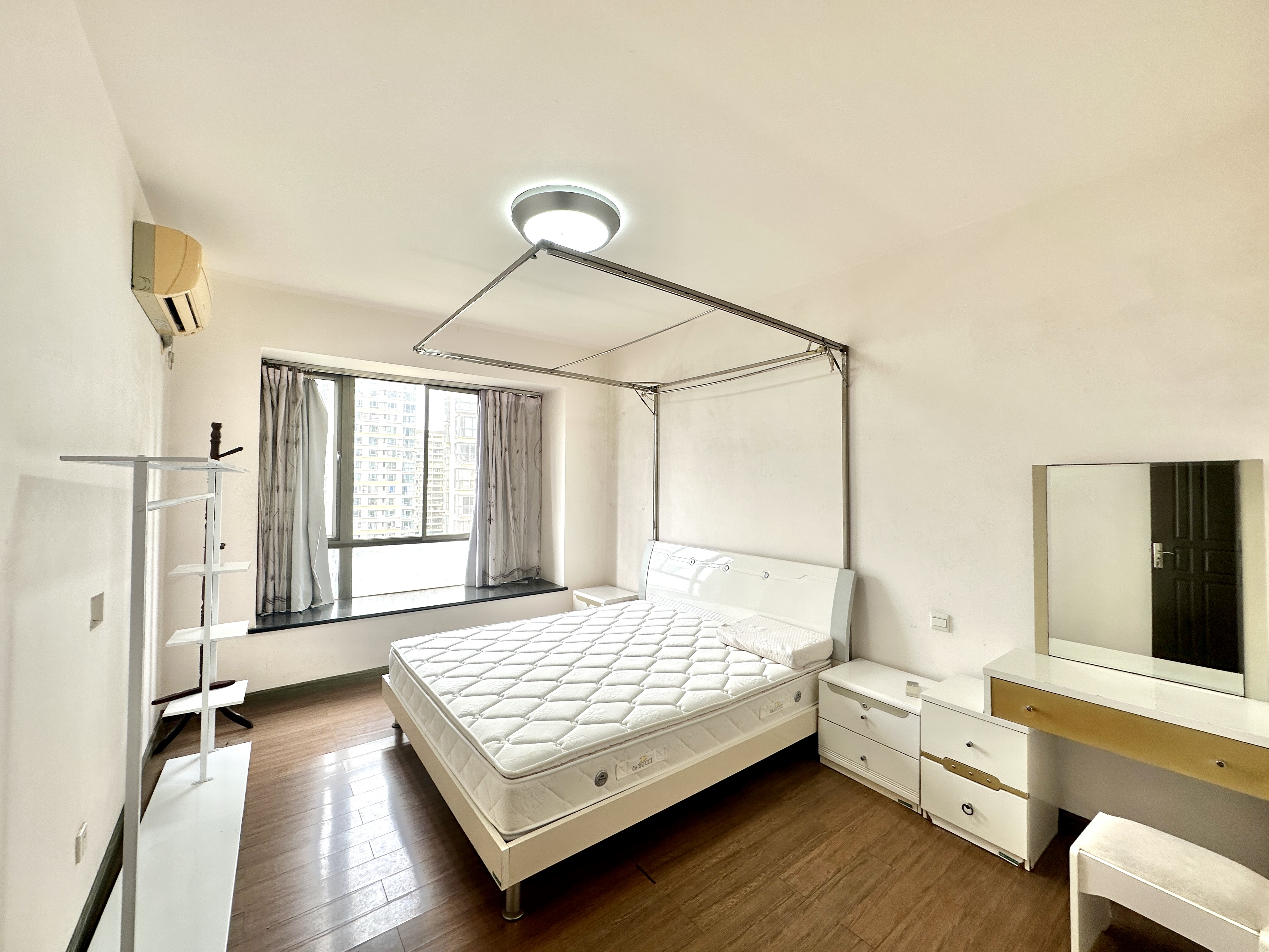 海岸金沙 2室2厅2卫 178.0万 海岸金沙 2室2厅2卫 178.0万卧室